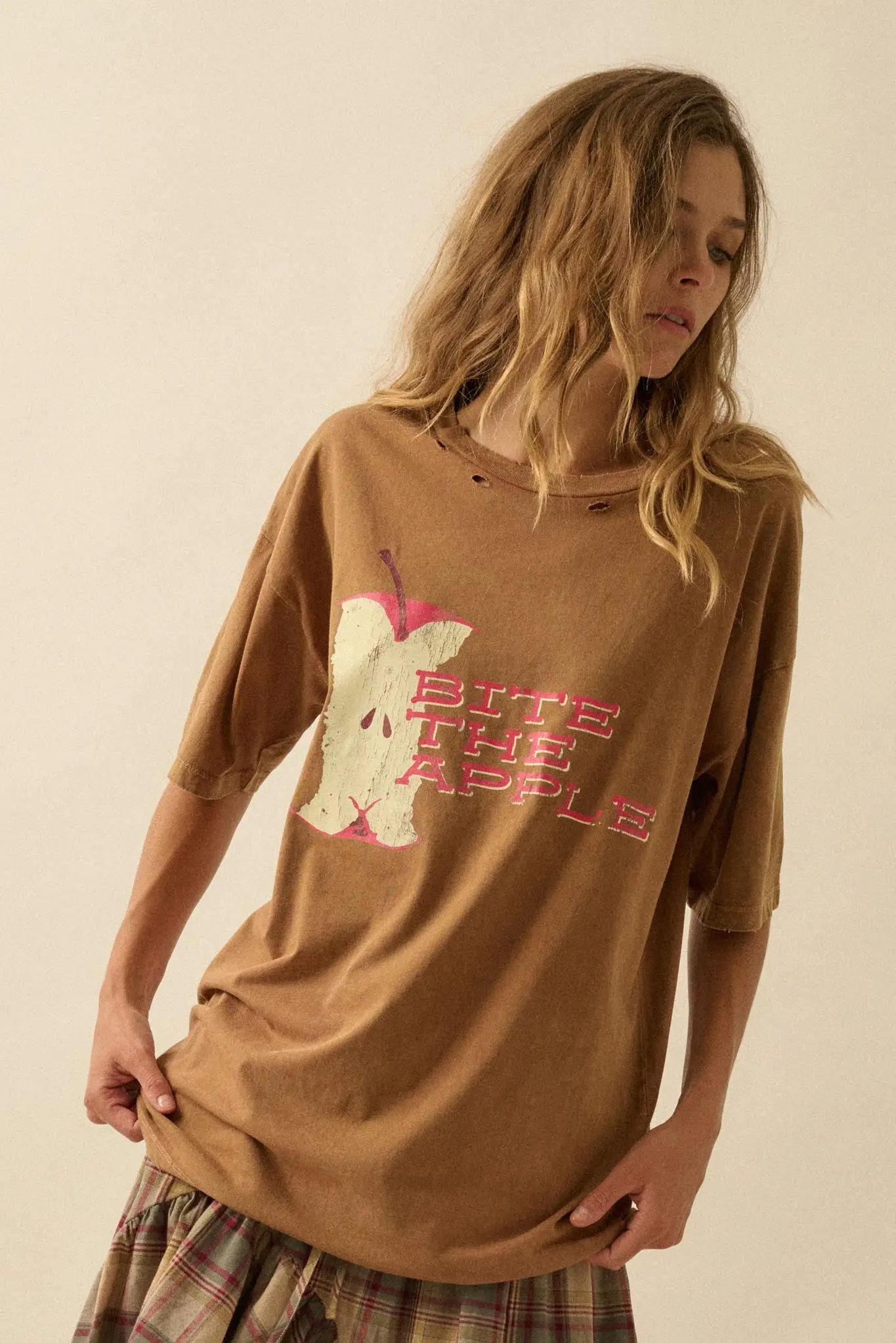 Bite the Apple Distressed Oversize Graphic Tee - Image 4