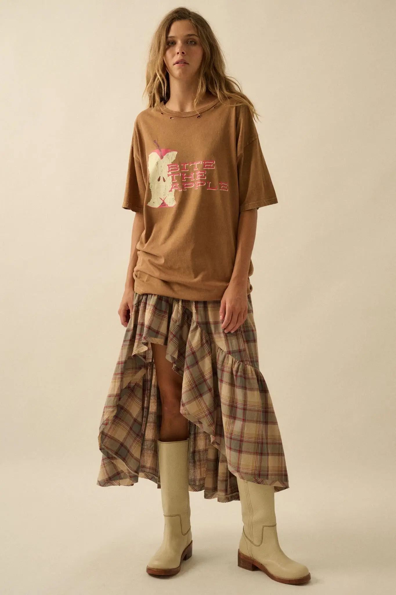 Bite the Apple Distressed Oversize Graphic Tee - Image 5