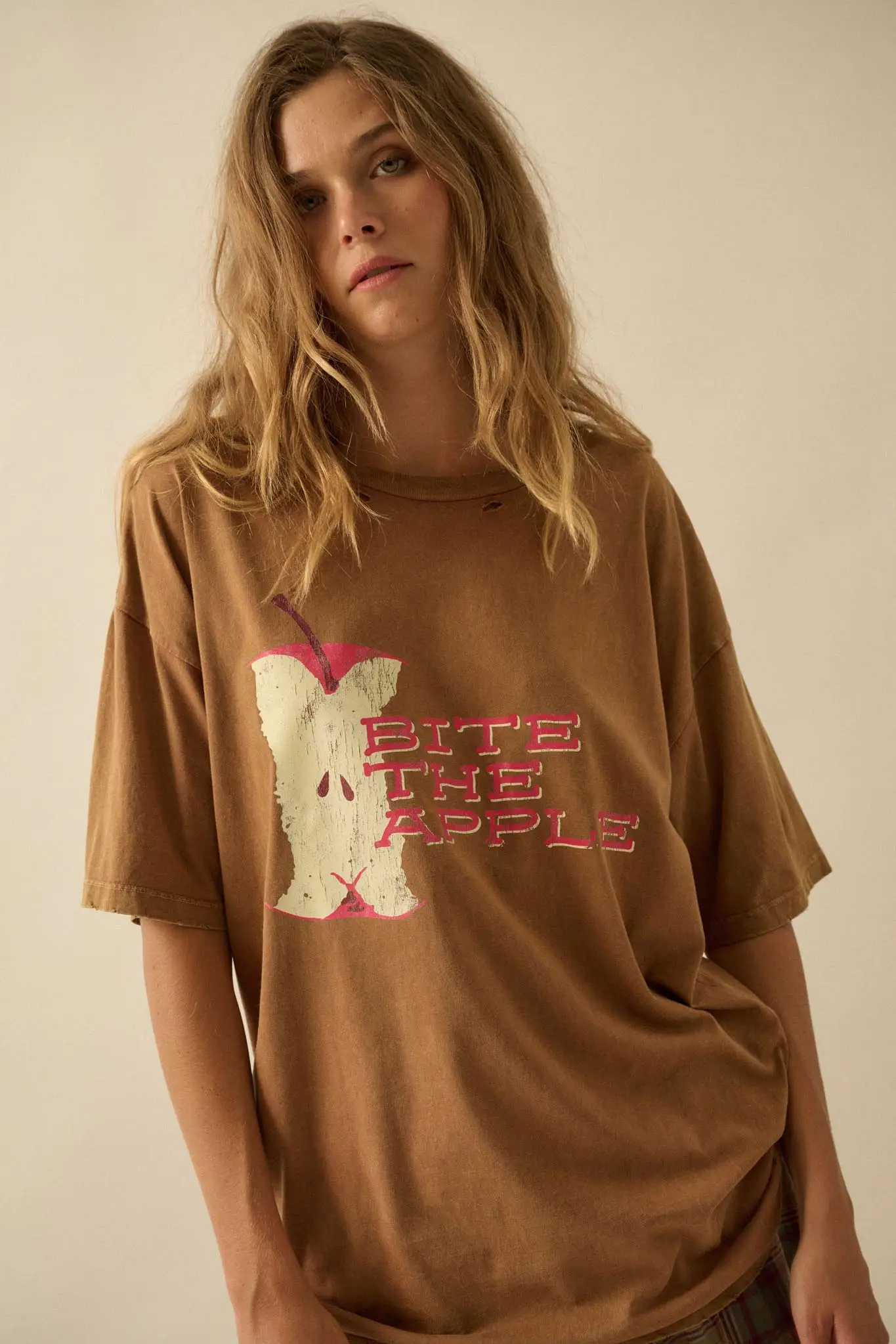 Bite the Apple Distressed Oversize Graphic Tee - Image 7