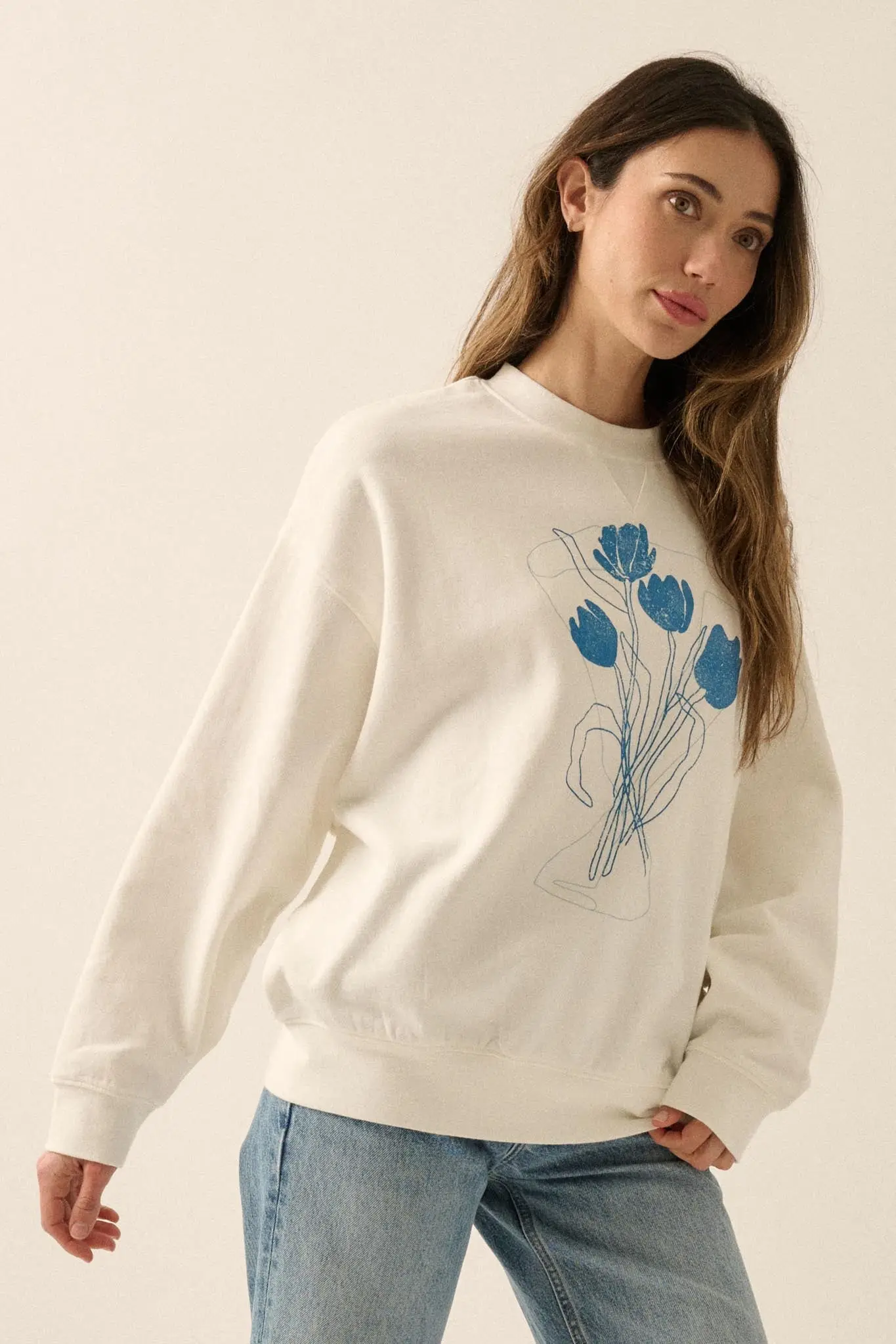 Blue Bouquet Vintage-Print Graphic Sweatshirt - Image 6