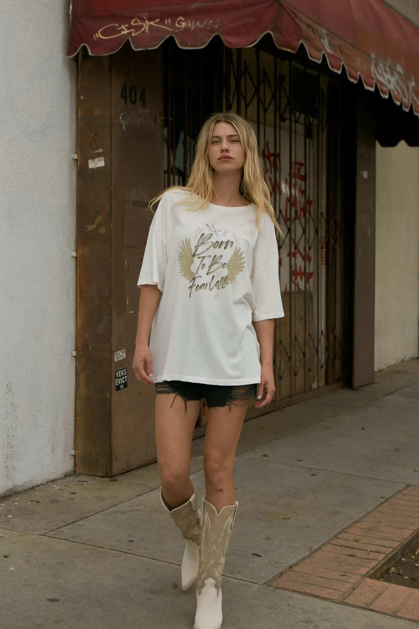 Born to be Fearless Oversize Graphic Tee - Image 3