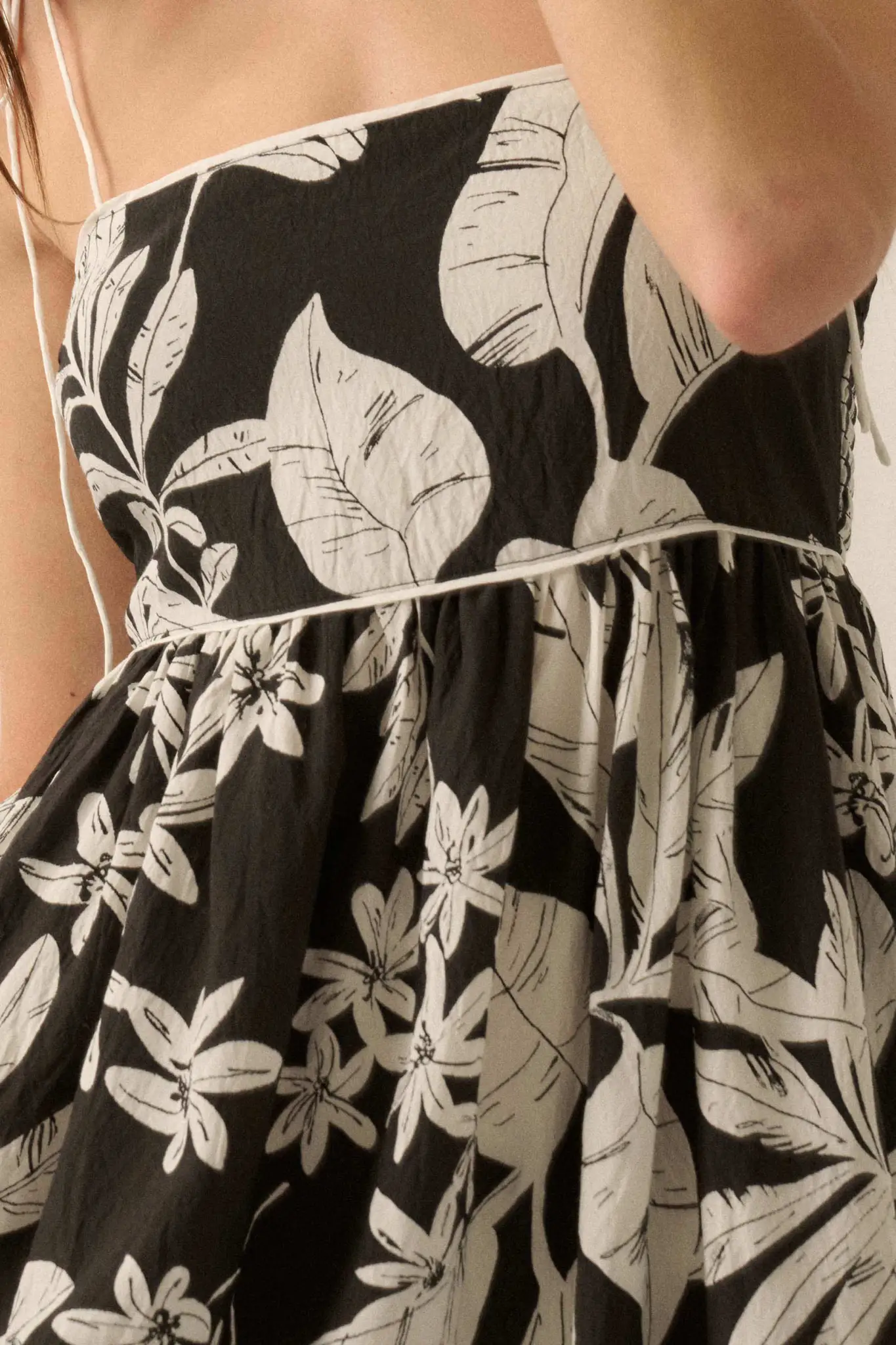Botanical Beauty Tropical High-Waist Midi Dress - Image 5