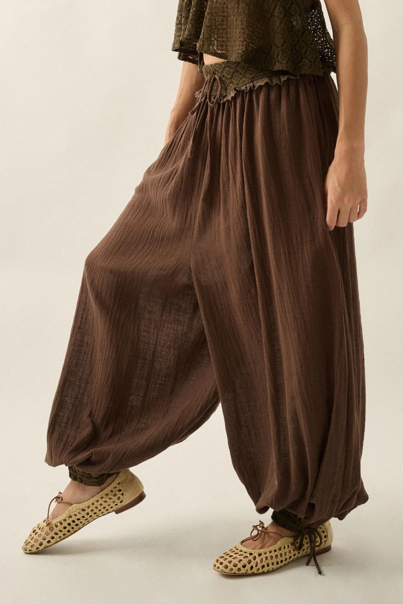 Break Free Cotton Gauze Drawstring Balloon Pants - Image 12