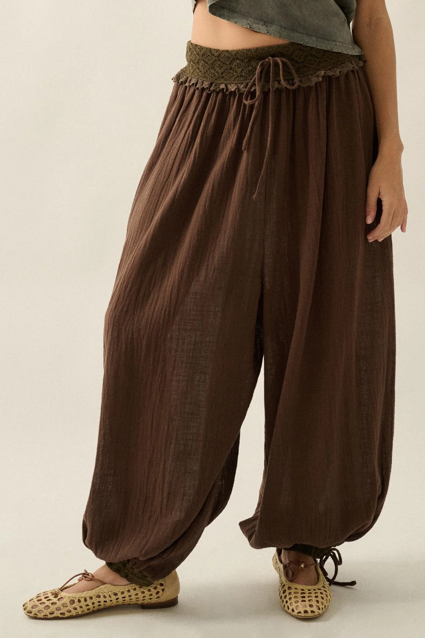 Break Free Cotton Gauze Drawstring Balloon Pants - Image 14