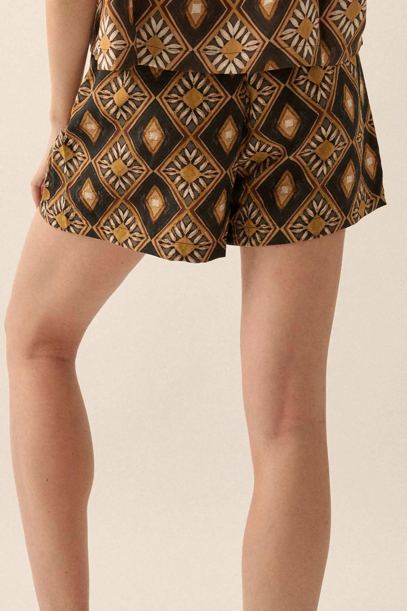 Bronze Bouquet Geometric Floral Drawstring Shorts - Image 8