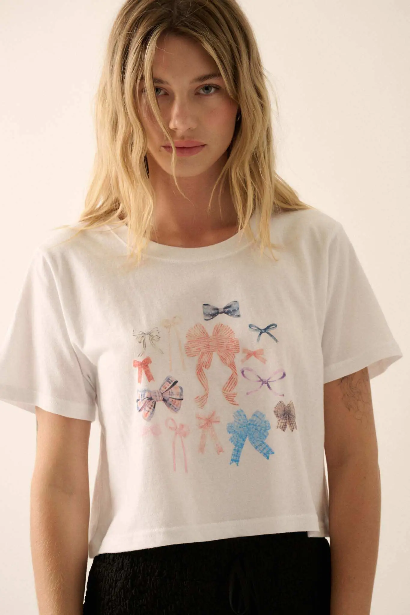 Bunches of Bows Garment-Wash Cropped Graphic Tee - Image 7