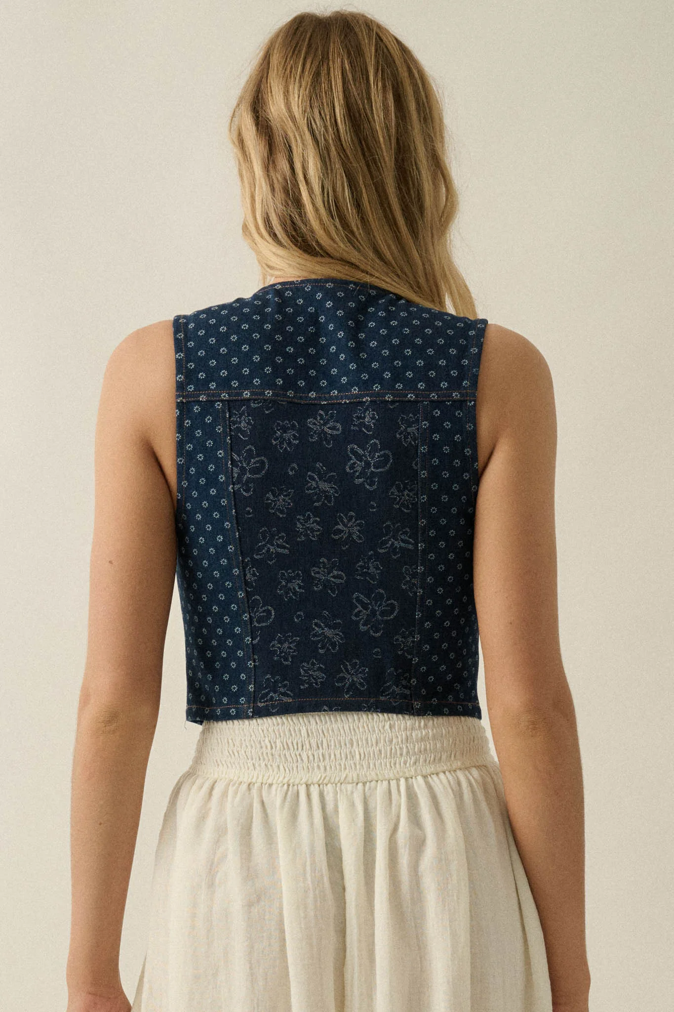 Denim Blooms Floral Jacquard Denim Cropped Vest - Image 12