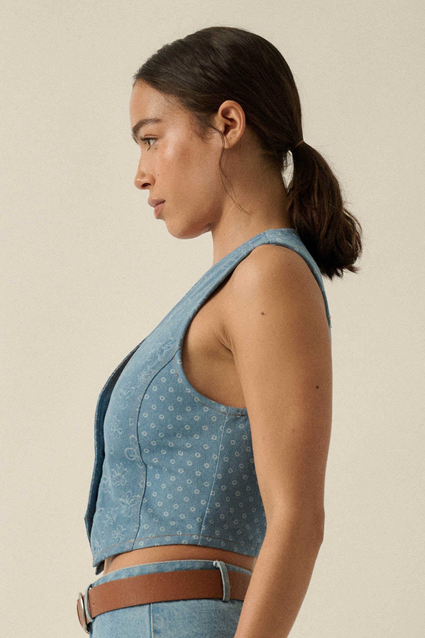 Denim Blooms Floral Jacquard Denim Cropped Vest - Image 5