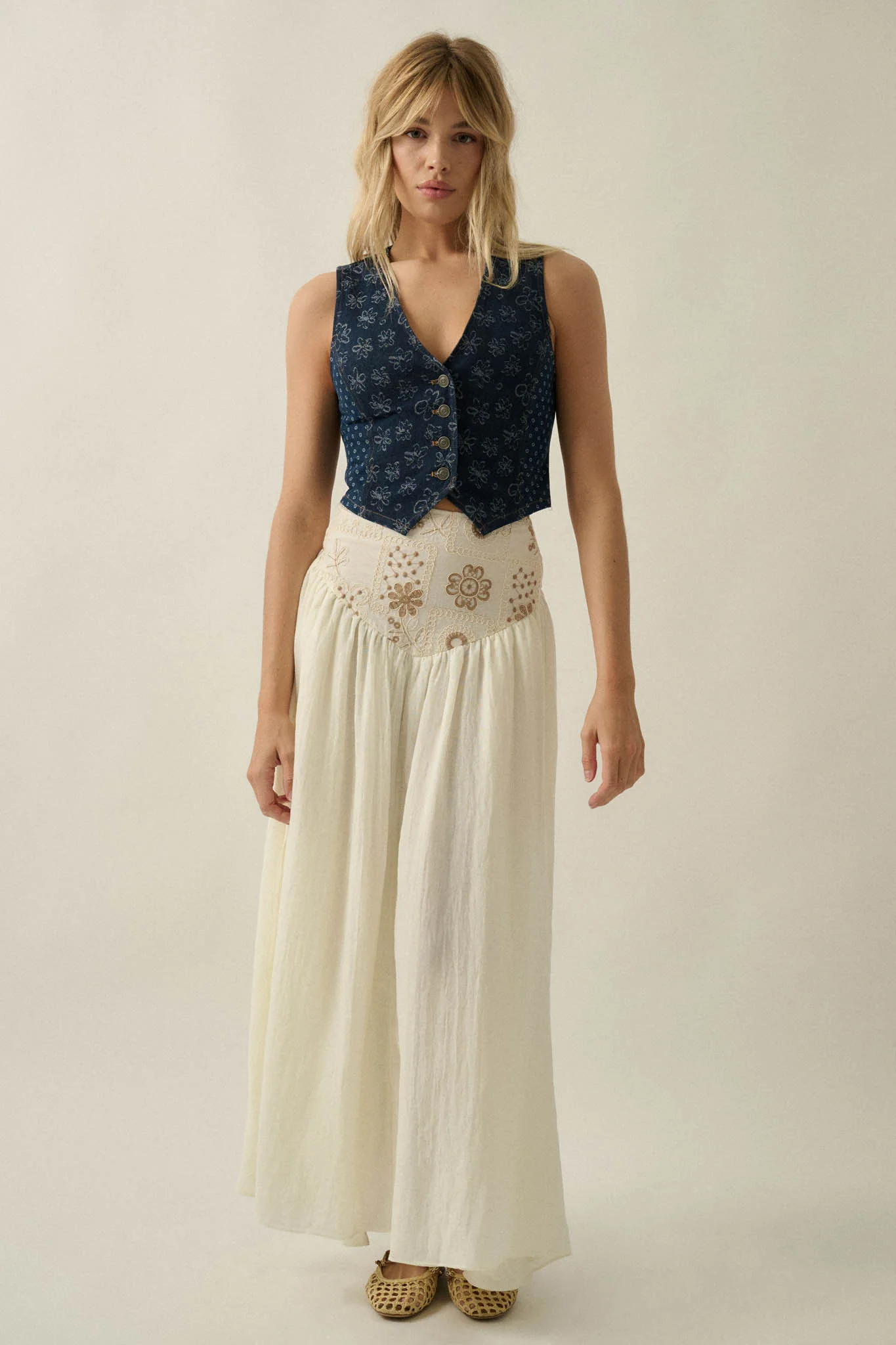 Denim Blooms Floral Jacquard Denim Cropped Vest - Image 9