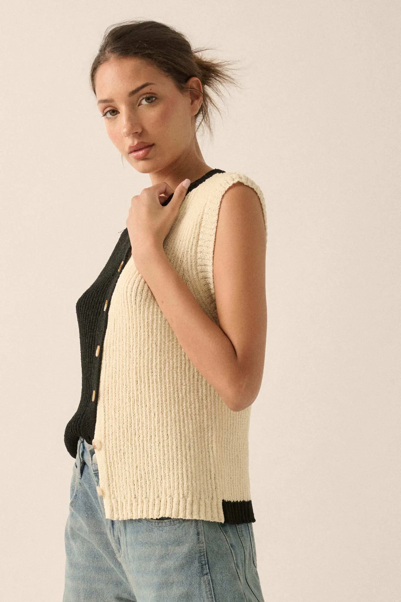 Double Date Colorblock Knit Buttoned Sweater Vest - Image 14