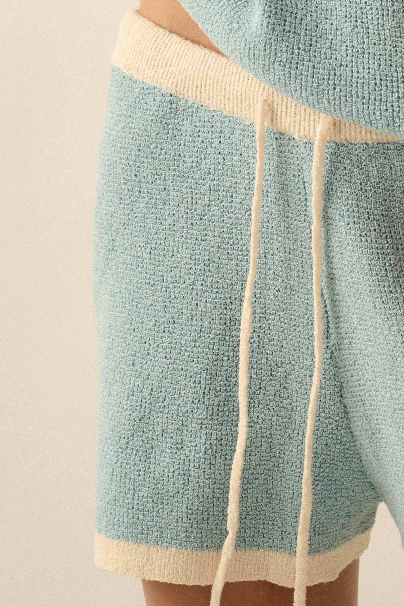 Easy Breezy Contrast Knit Drawstring Shorts - Image 4