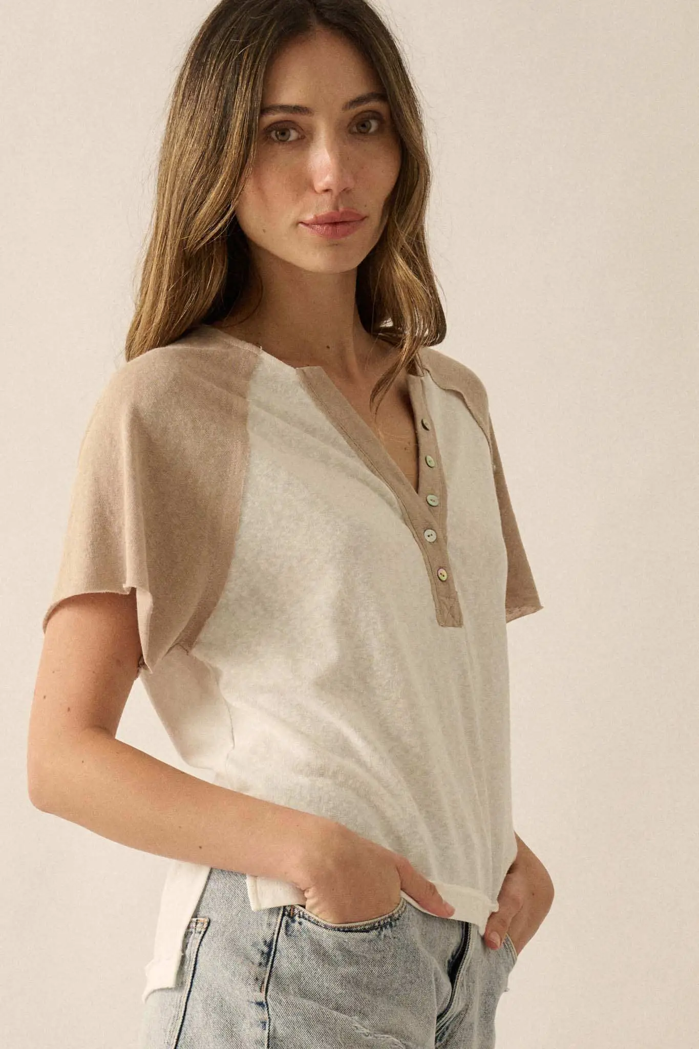 Easy Fit Cropped Raw-Edge Henley Raglan Tee - Image 17