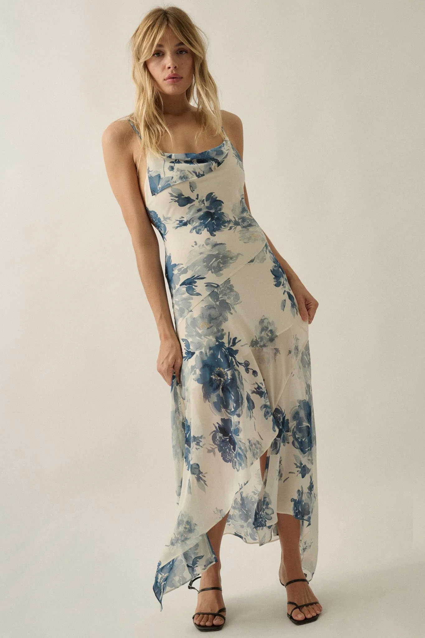 Elegant Beauty Floral Chiffon Open-Back Maxi Dress - Image 3
