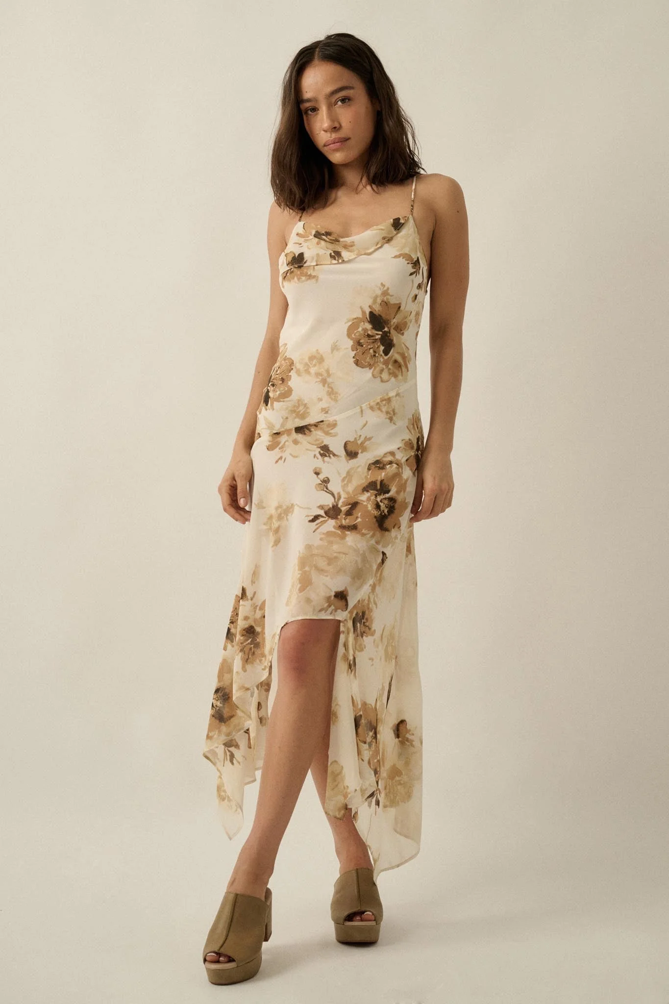 Elegant Beauty Floral Chiffon Open-Back Maxi Dress - Image 7