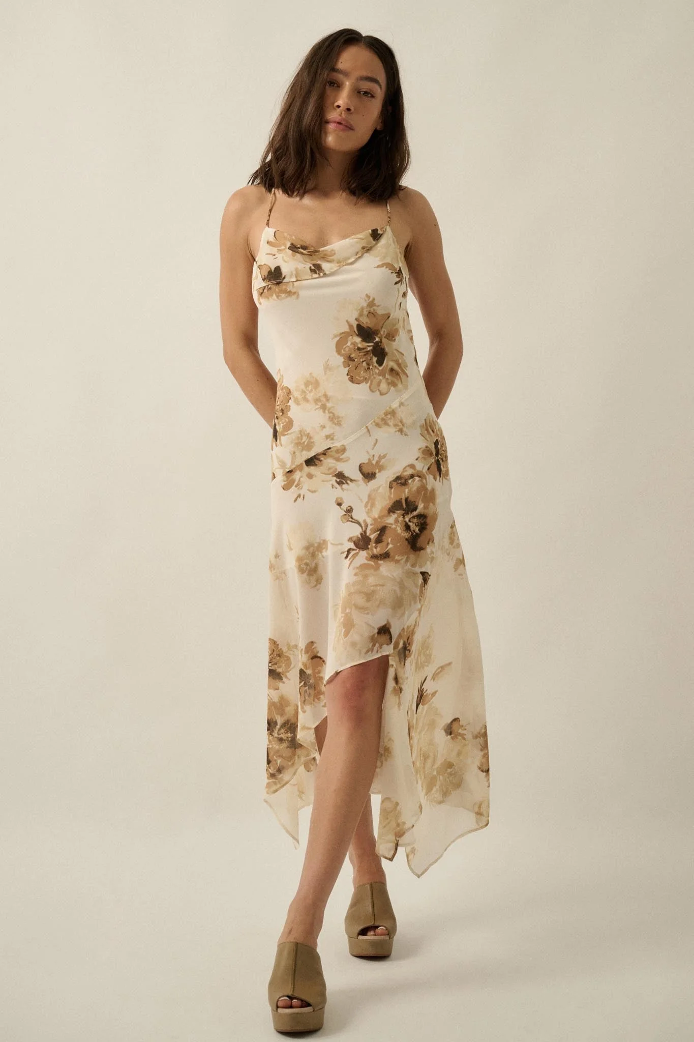Elegant Beauty Floral Chiffon Open-Back Maxi Dress - Image 9