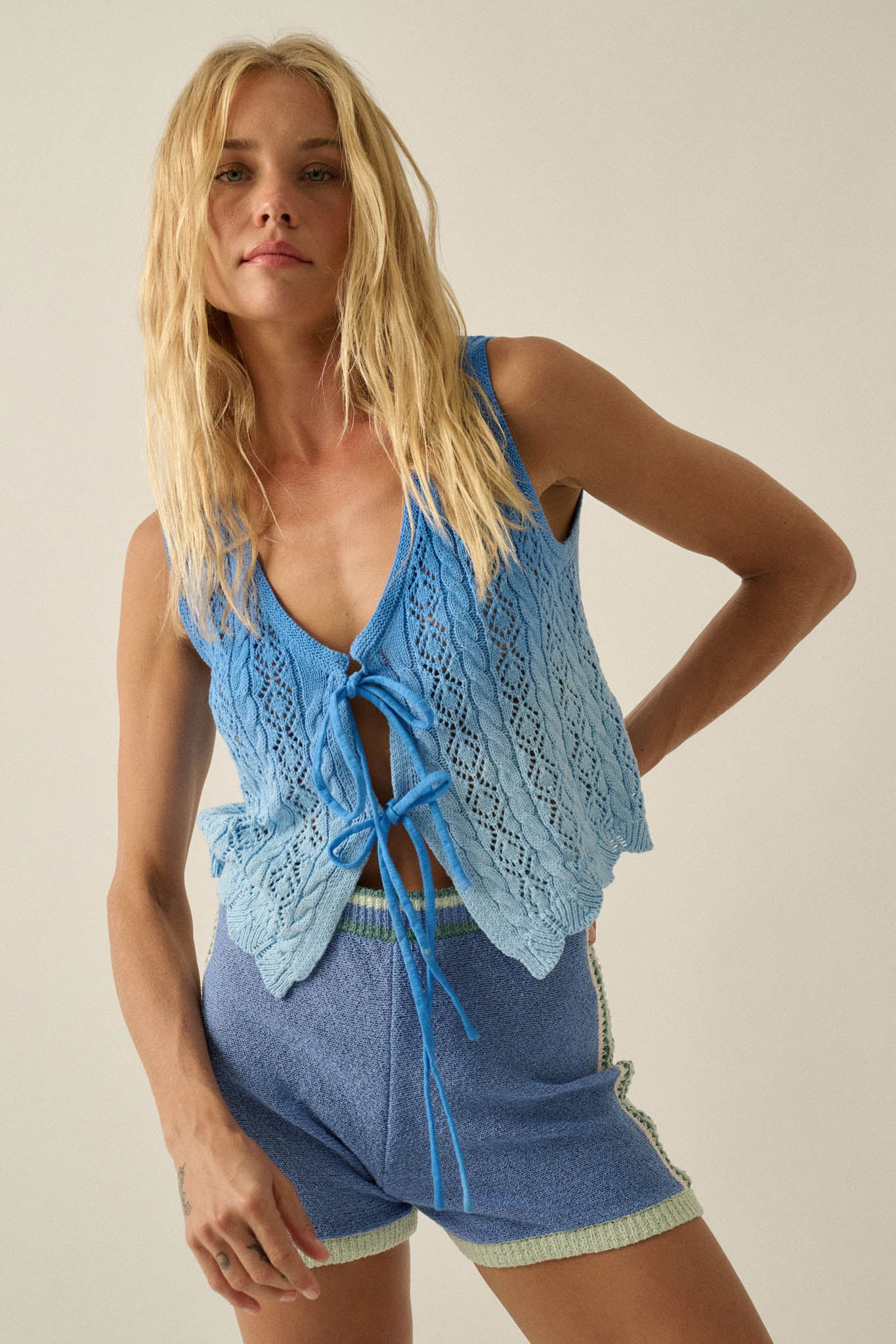 Fading Light Ombre Crochet-Knit Tie-Front Vest - Image 4