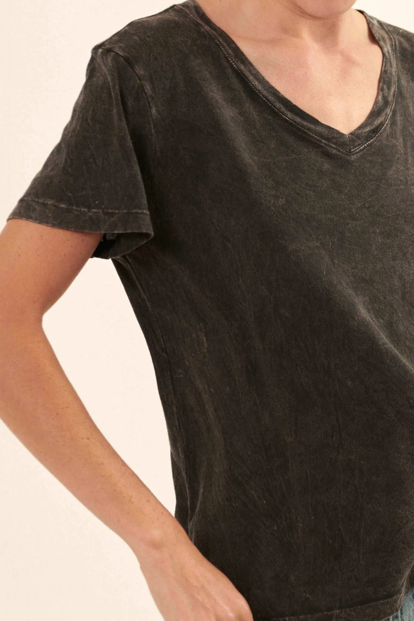 Forever Fave Vintage-Wash Cotton V-Neck Tee - Image 5