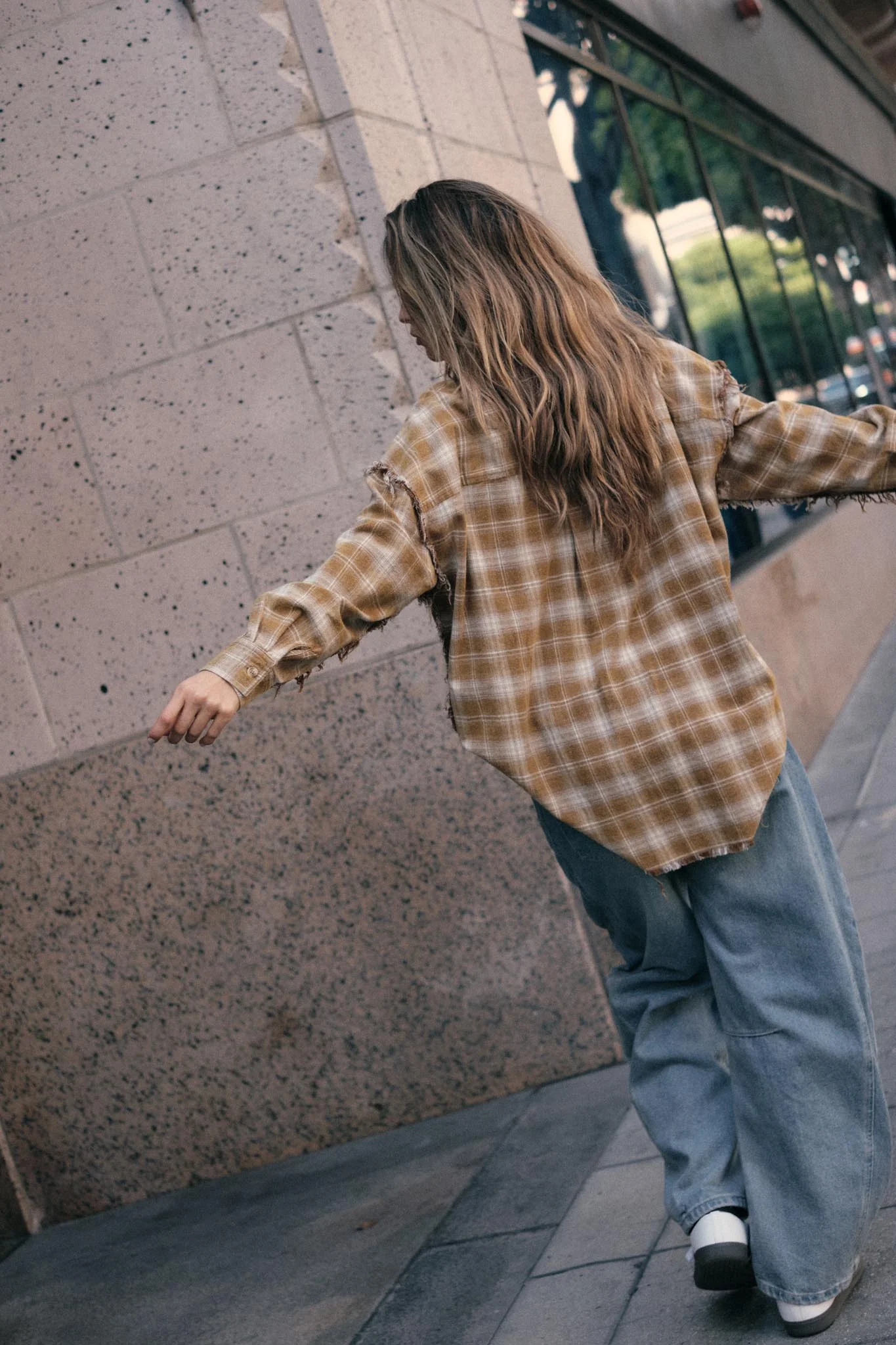 Grunge Era Oversize Raw-Edge Plaid Flannel Shirt - Image 2