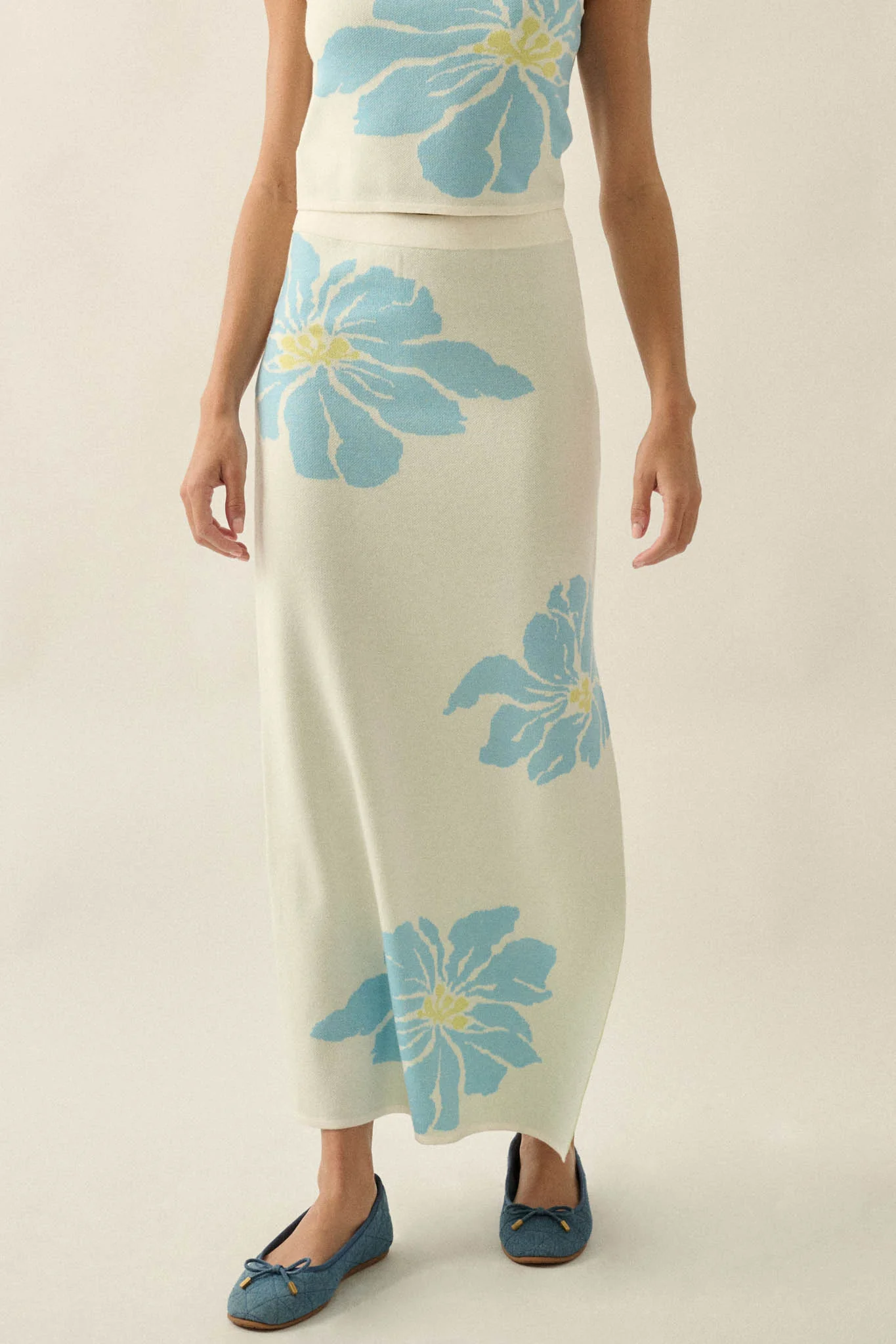 Hibiscus Blooms Floral Jacquard-Knit Maxi Skirt - Image 4