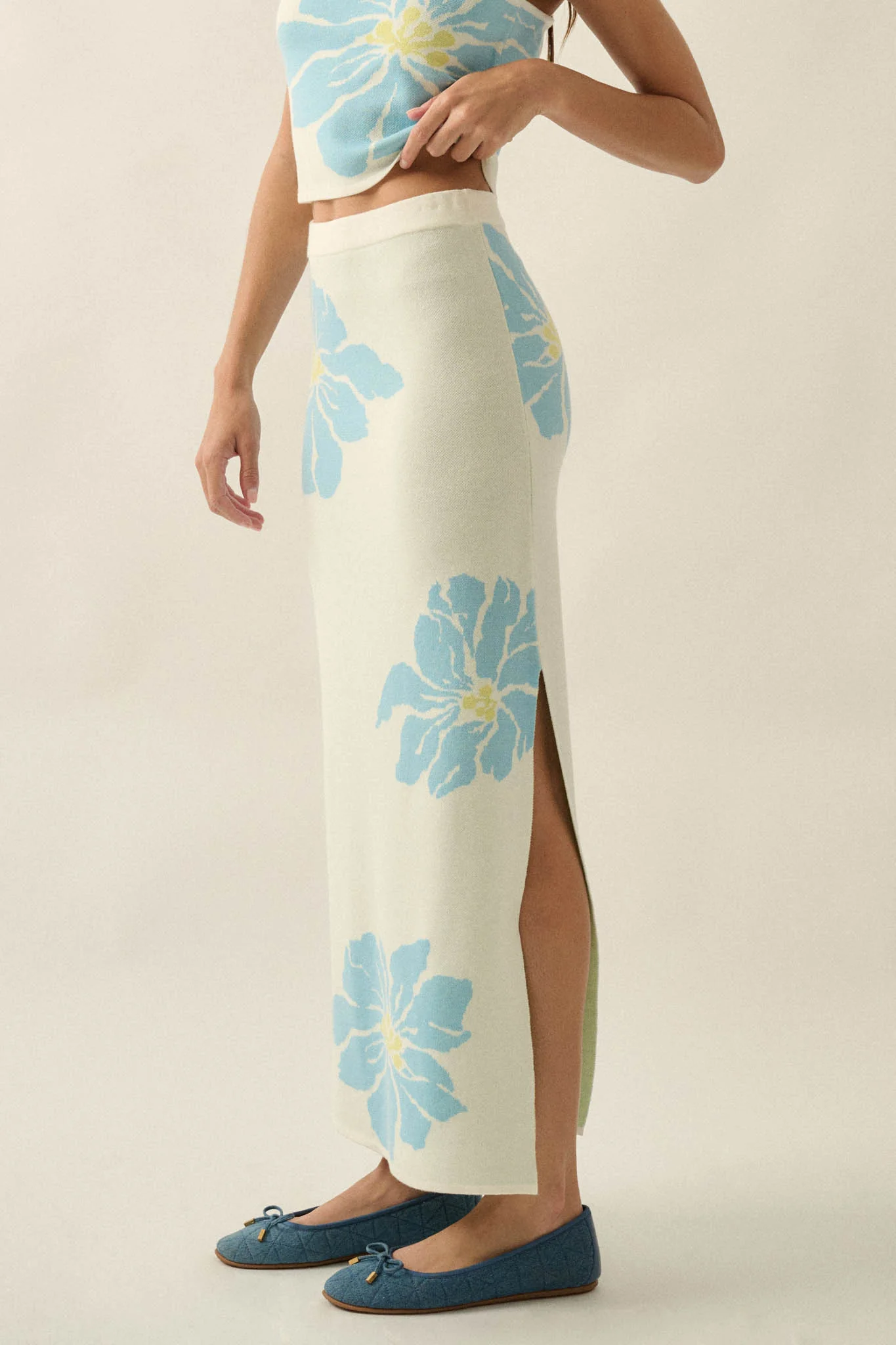 Hibiscus Blooms Floral Jacquard-Knit Maxi Skirt - Image 8