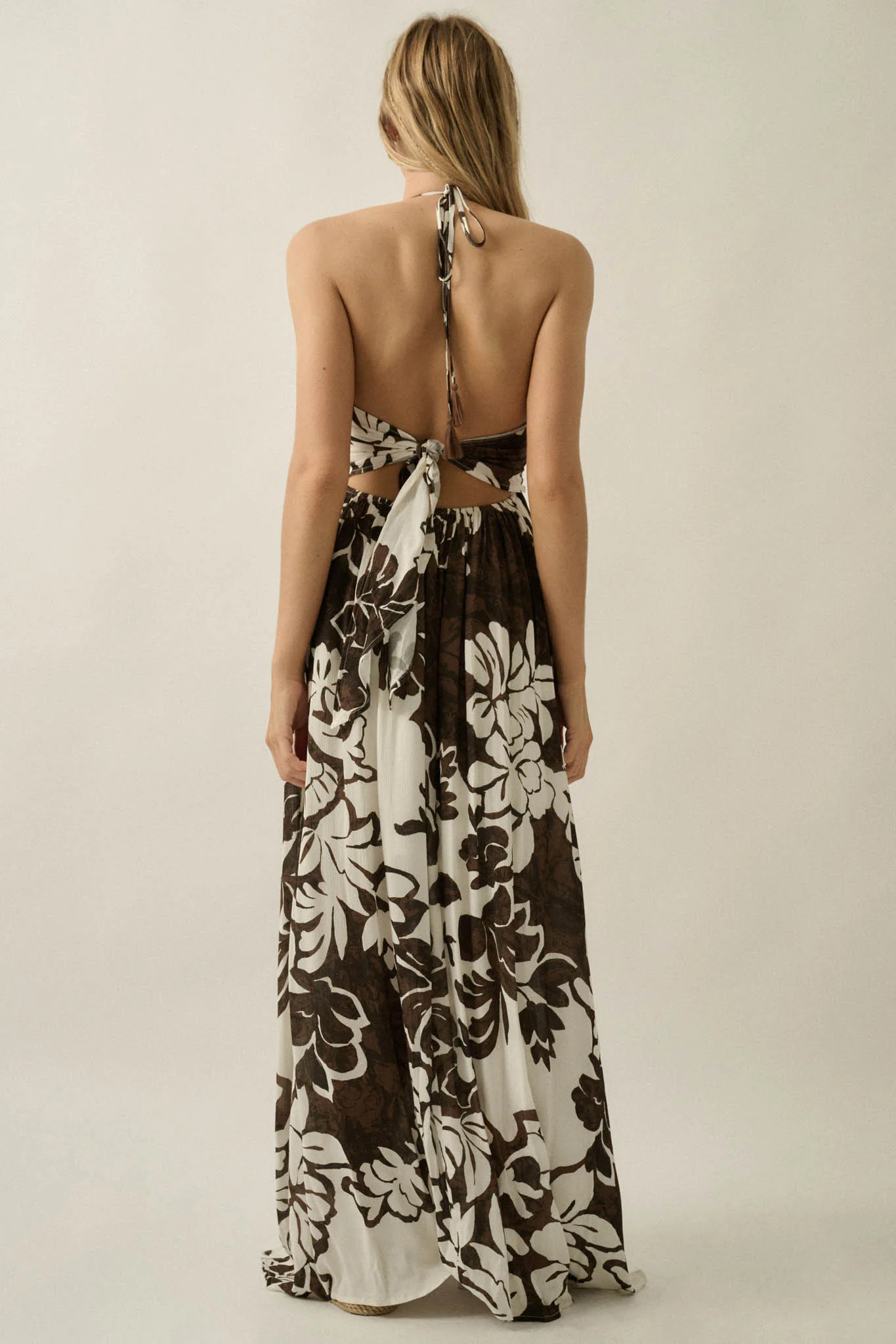 Jungle Beauty Leaf-Print Tie-Back Halter Maxi Dress - Image 15