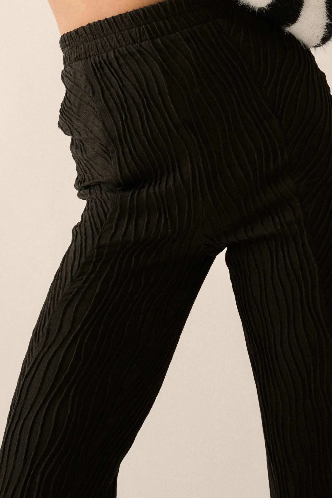 Just Flow With It Wavy Ribbed-Knit Flare Pants - Image 12