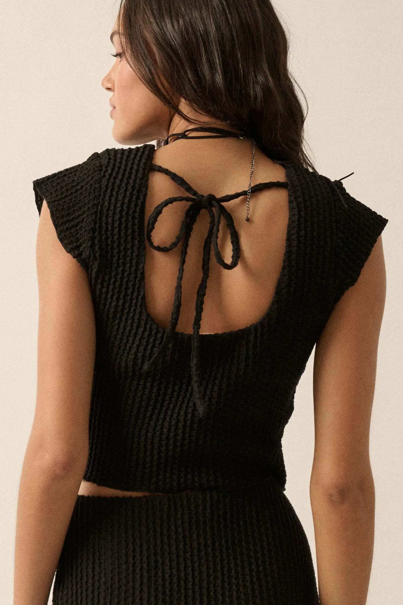 Kiss Me Textured Pucker-Knit Cap-Sleeve Crop Top - Image 11