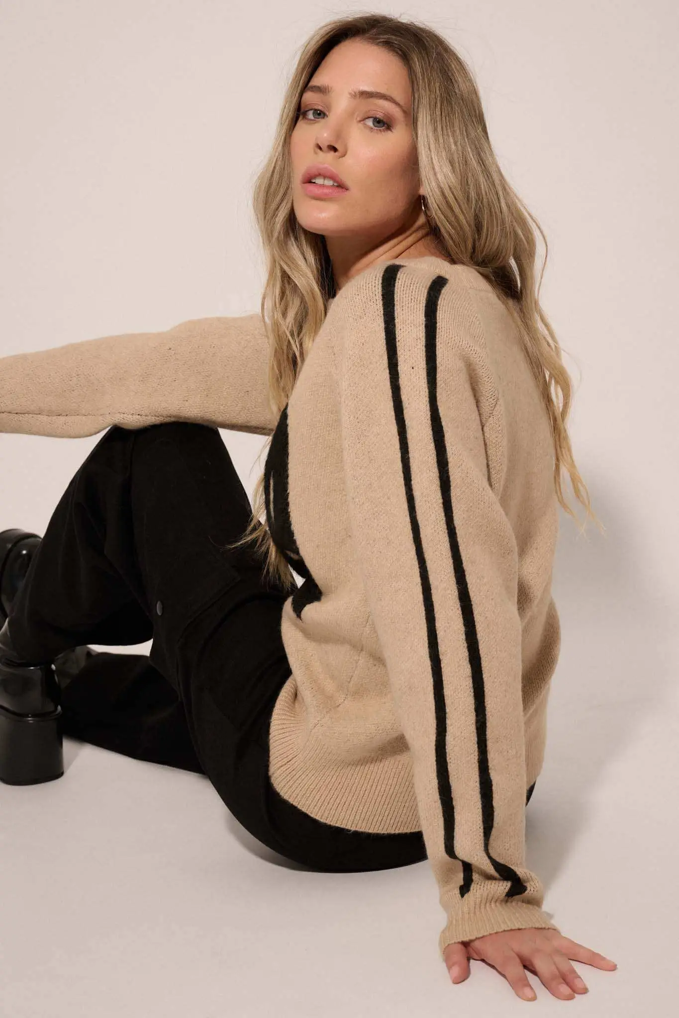 LA Girly Graphic Knit Sweater - Image 5