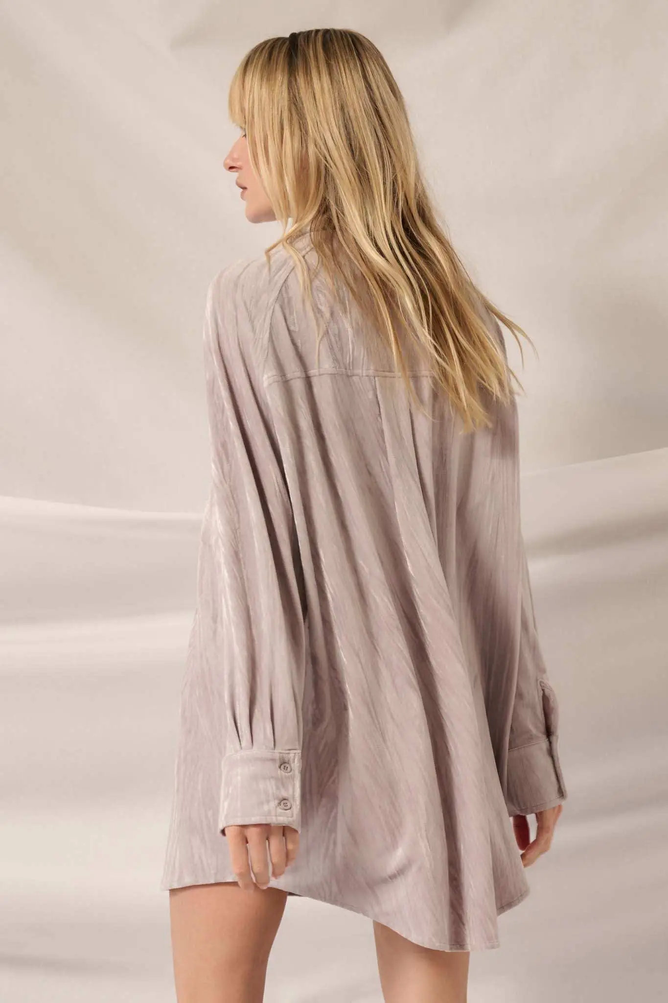 Laid-Back Luxury Crinkle Velvet Mini Shirt Dress - Image 2