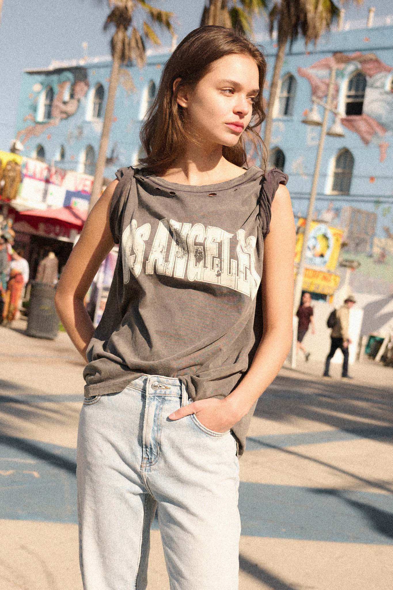Los Angeles Distressed Vintage-Wash Graphic Tee - Image 5