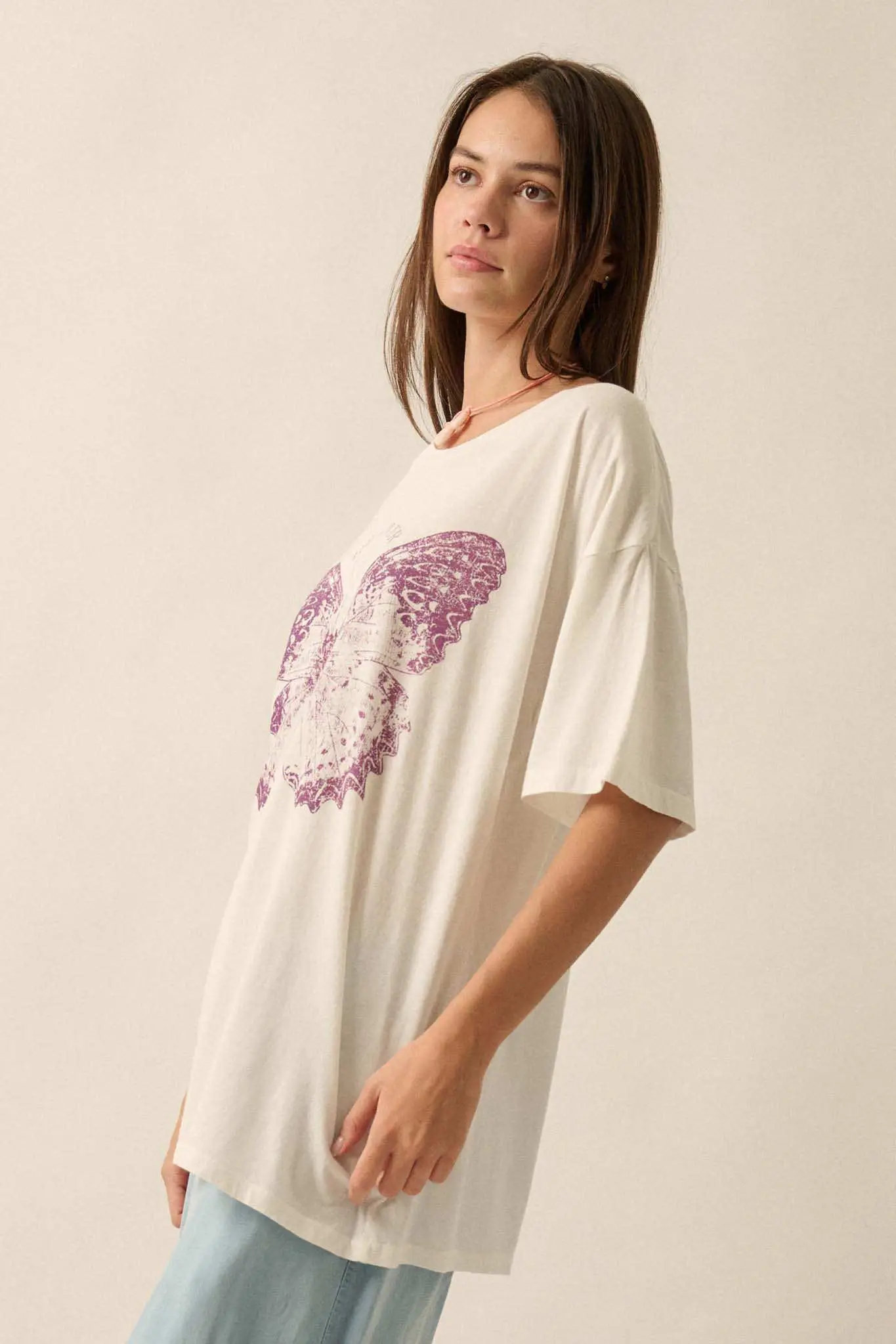 Lover Butterfly Oversize Graphic Tee - Image 4