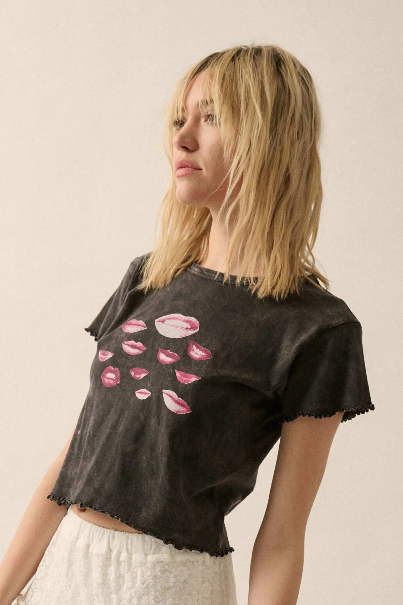 Lucious Lips Cropped Lettuce-Edge Graphic Baby Tee - Image 5