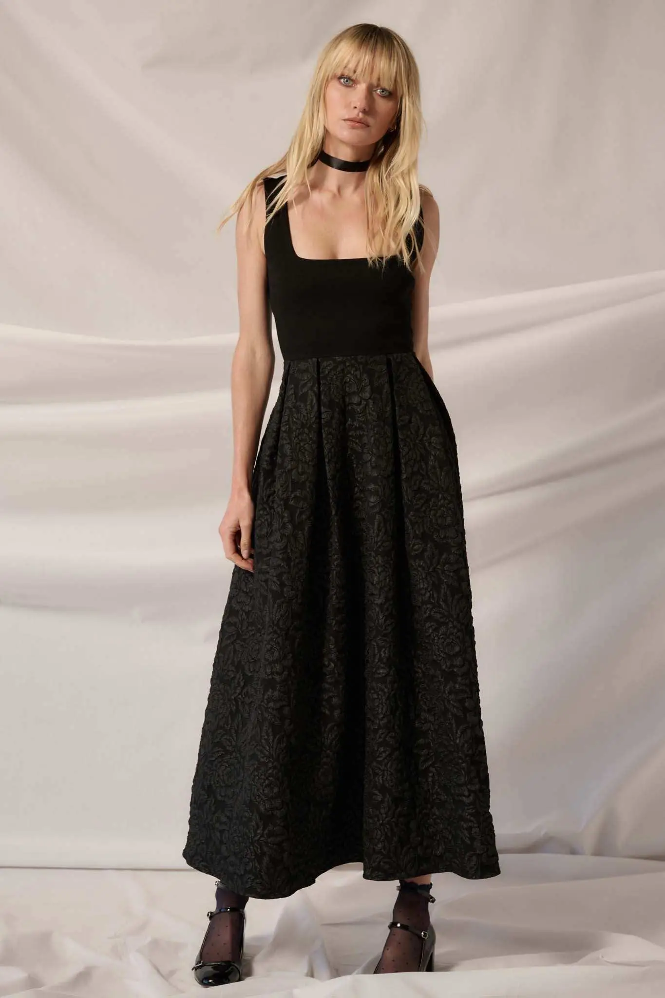 Midnight Rose Floral Brocade Midi Dress - Image 4