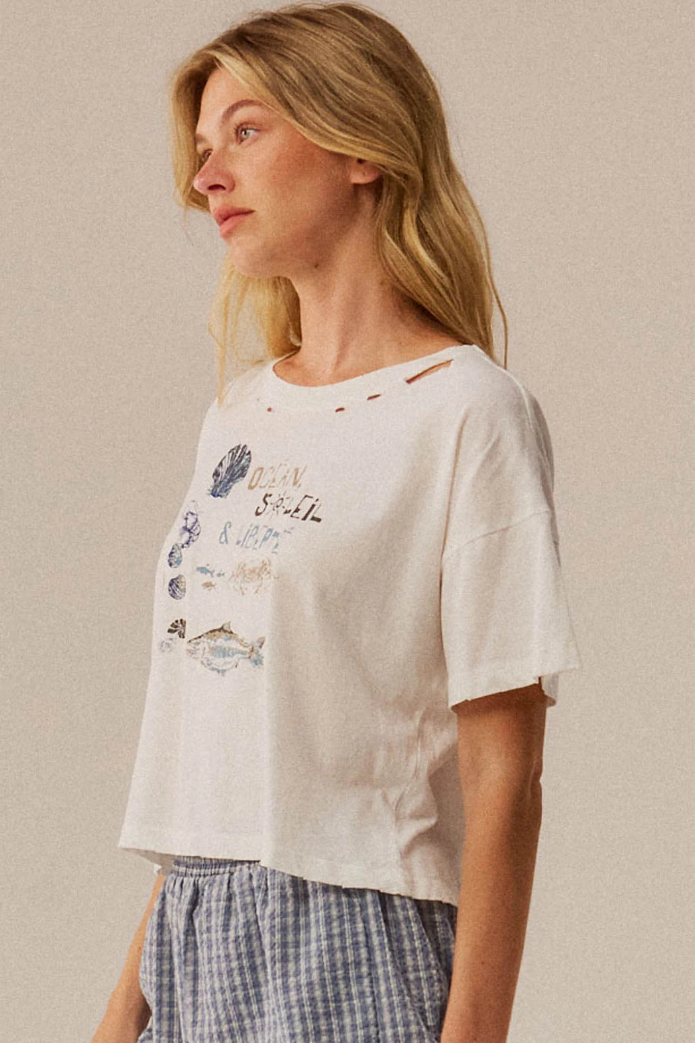 Océan Soleil Liberté Distressed Cropped Graphic Tee - Image 5
