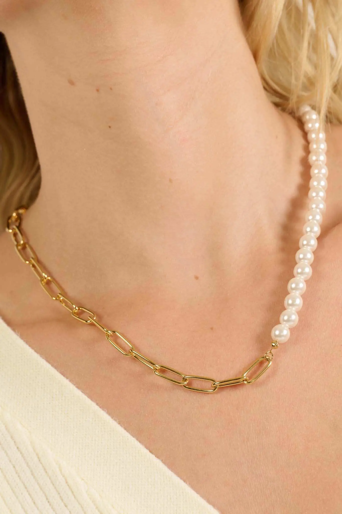 Olvera Pearl and Chain Necklace - Image 3