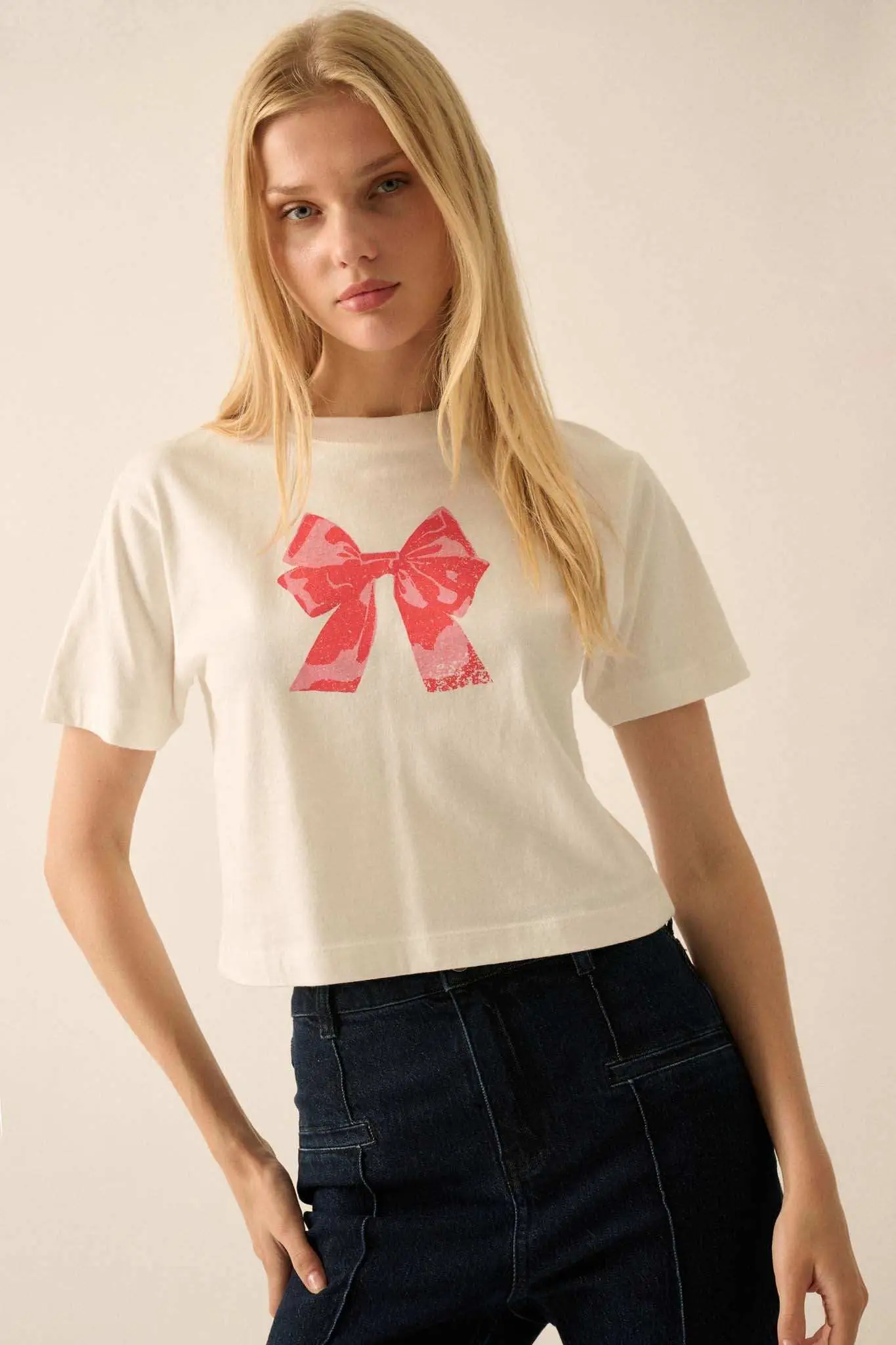 Present Time Cropped Vintage-Print Bow Graphic Tee - Image 6