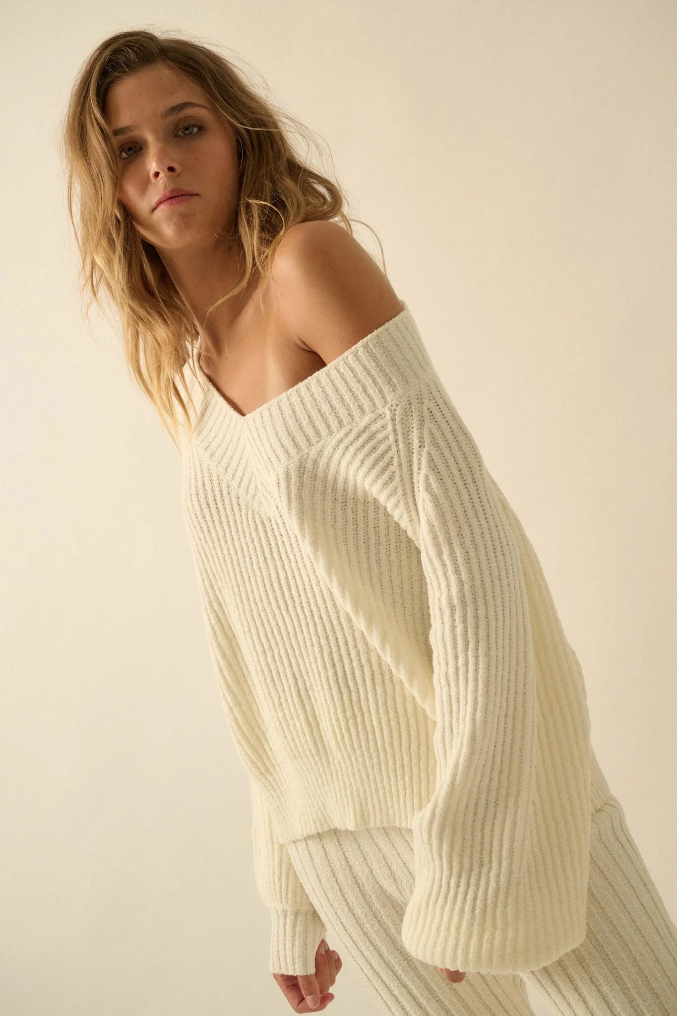 Promise the Label Rib-Knit Wide V-Neck Sweater - Image 14