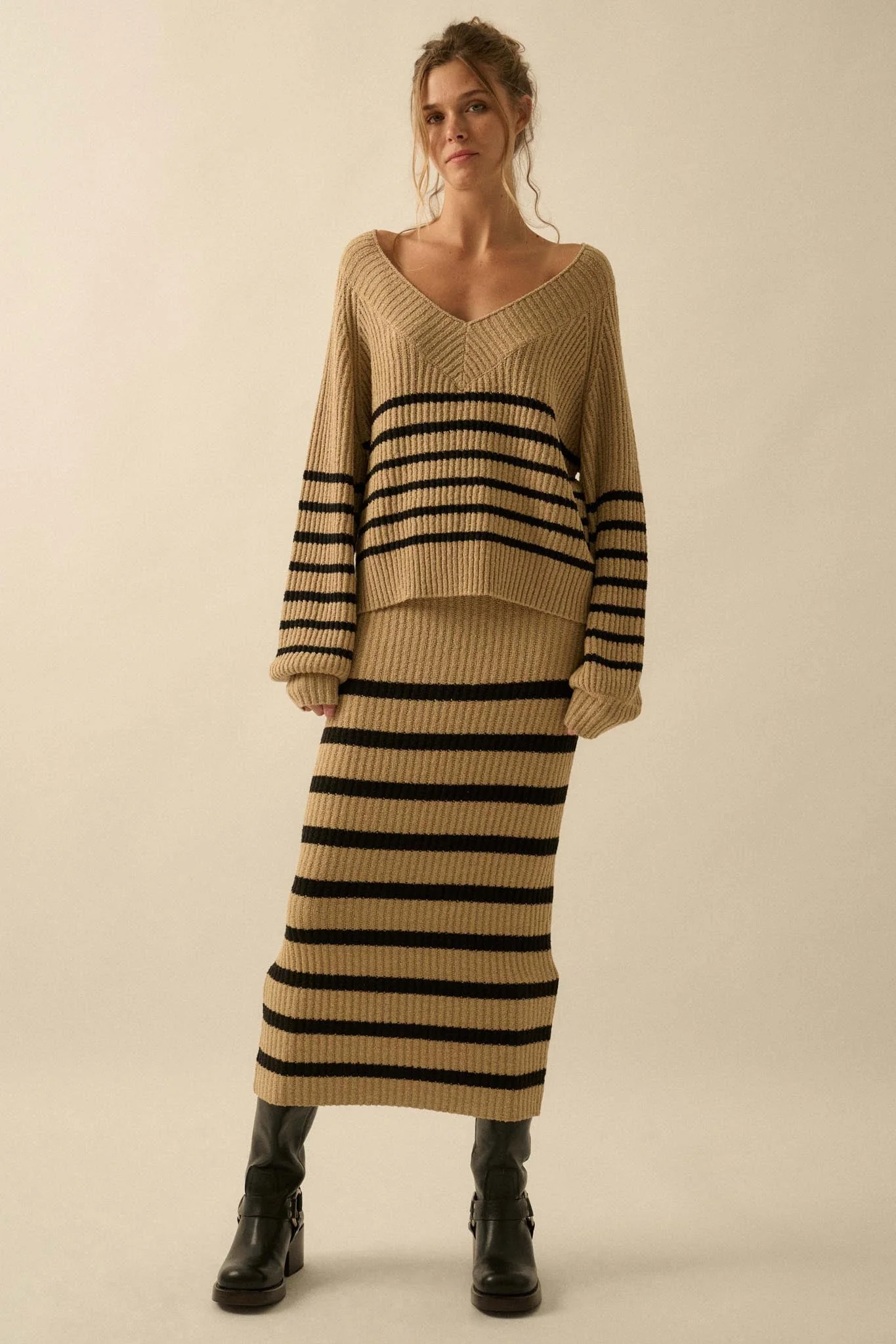 Promise the Label Striped Rib-Knit V-Neck Sweater - Image 12
