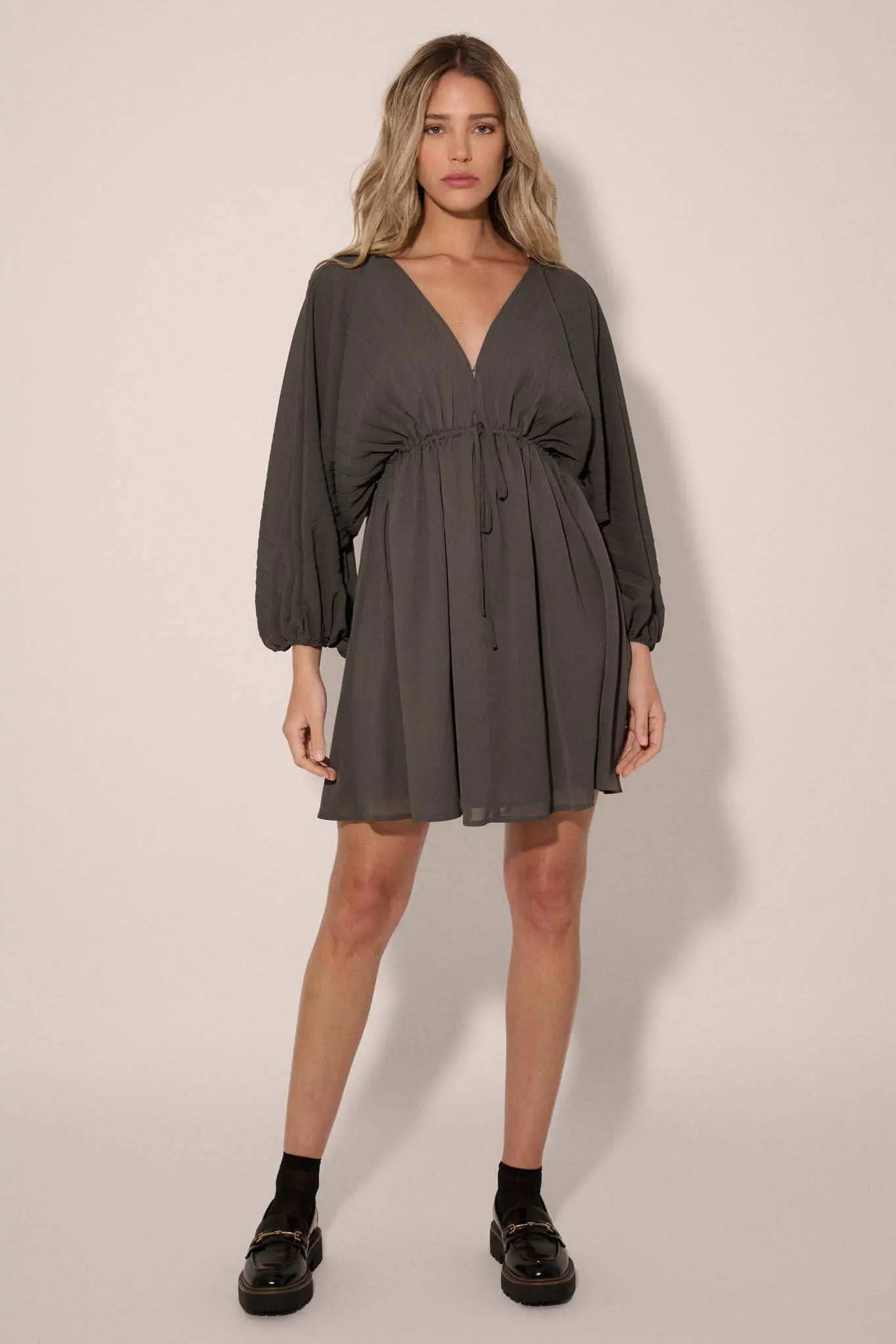Ripple Effect Accordion Pleated Kimono Mini Dress - Image 25