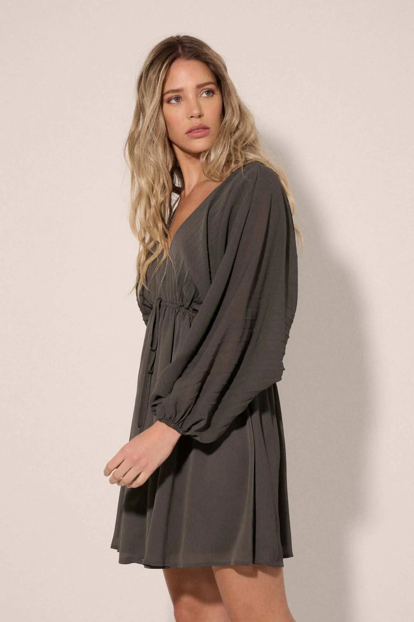 Ripple Effect Accordion Pleated Kimono Mini Dress - Image 26