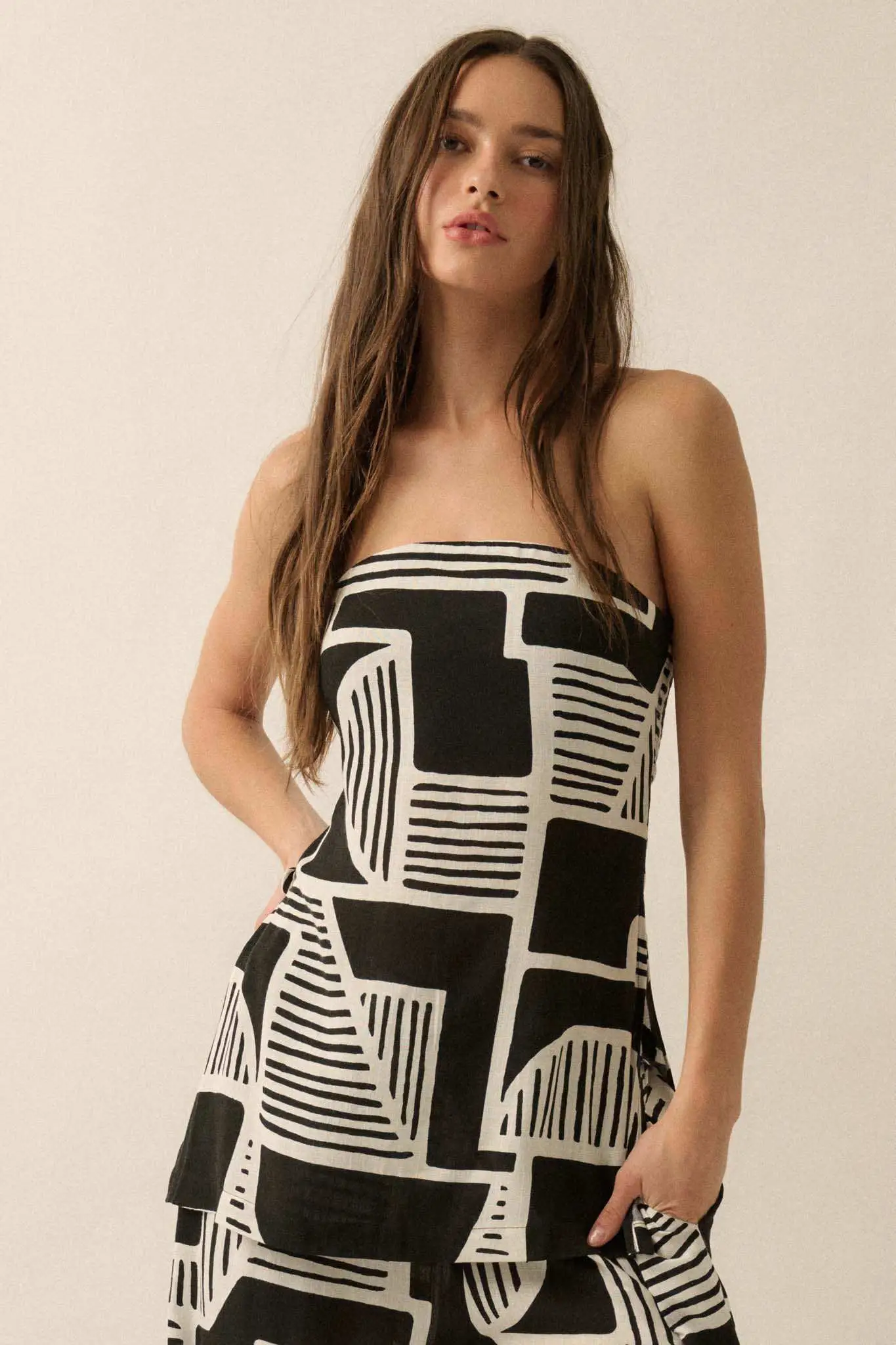 Shape Shift Geo-Print Strapless Tunic Top - Image 7