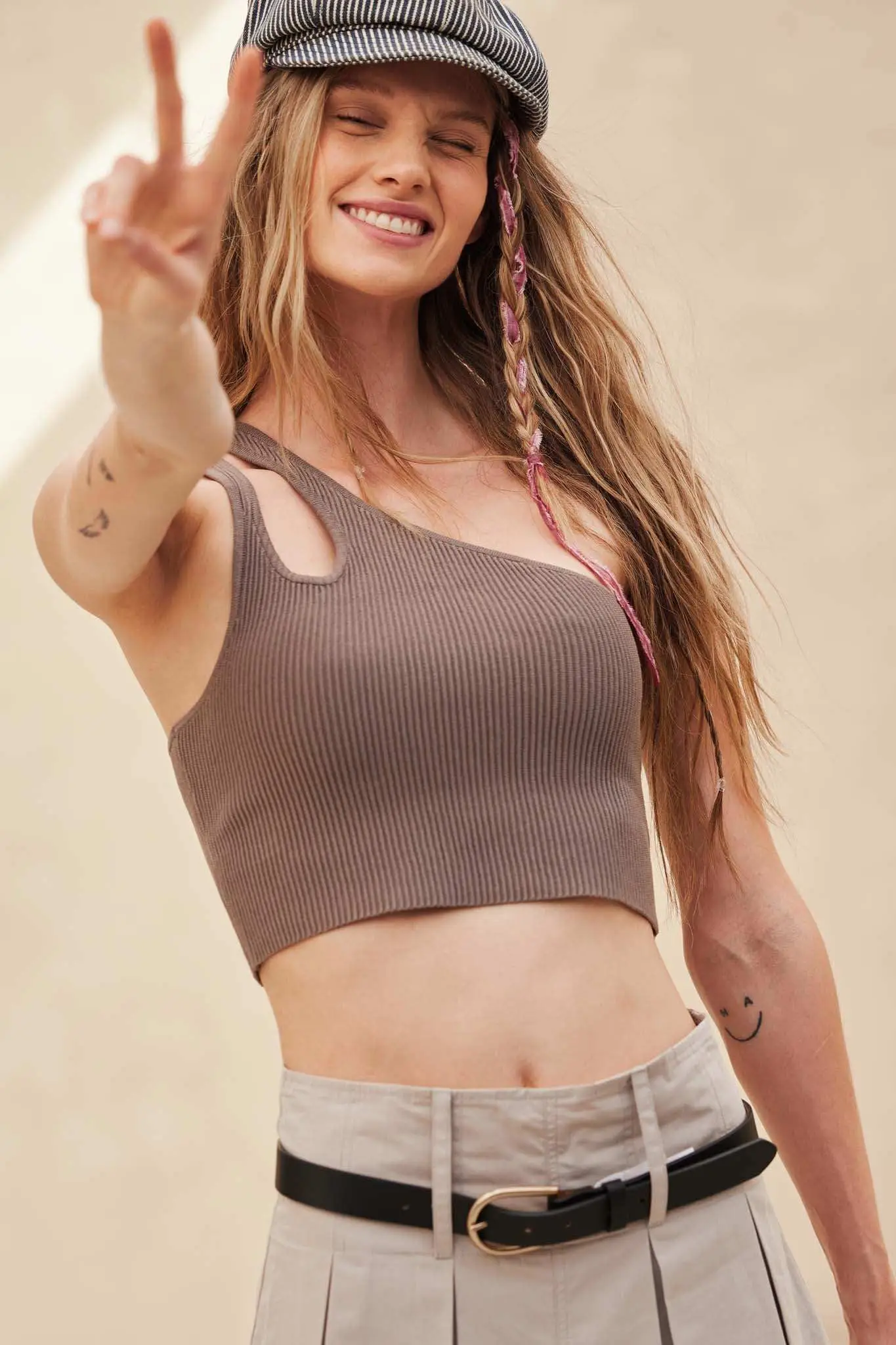 Shaper Fit Asymmetrical Cropped Cutout Tank Top - Image 4