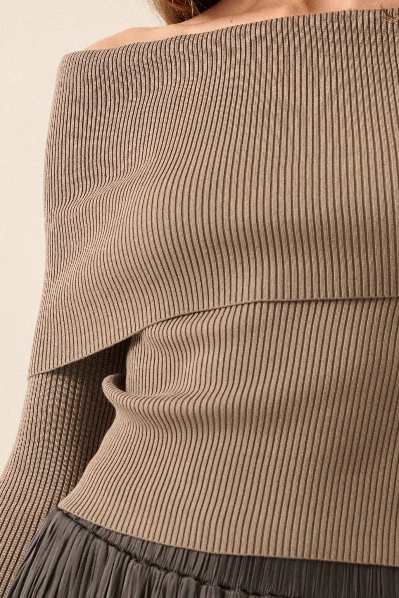 Shaper Fit Rib-Knit Off-Shoulder Foldover Top - Image 9