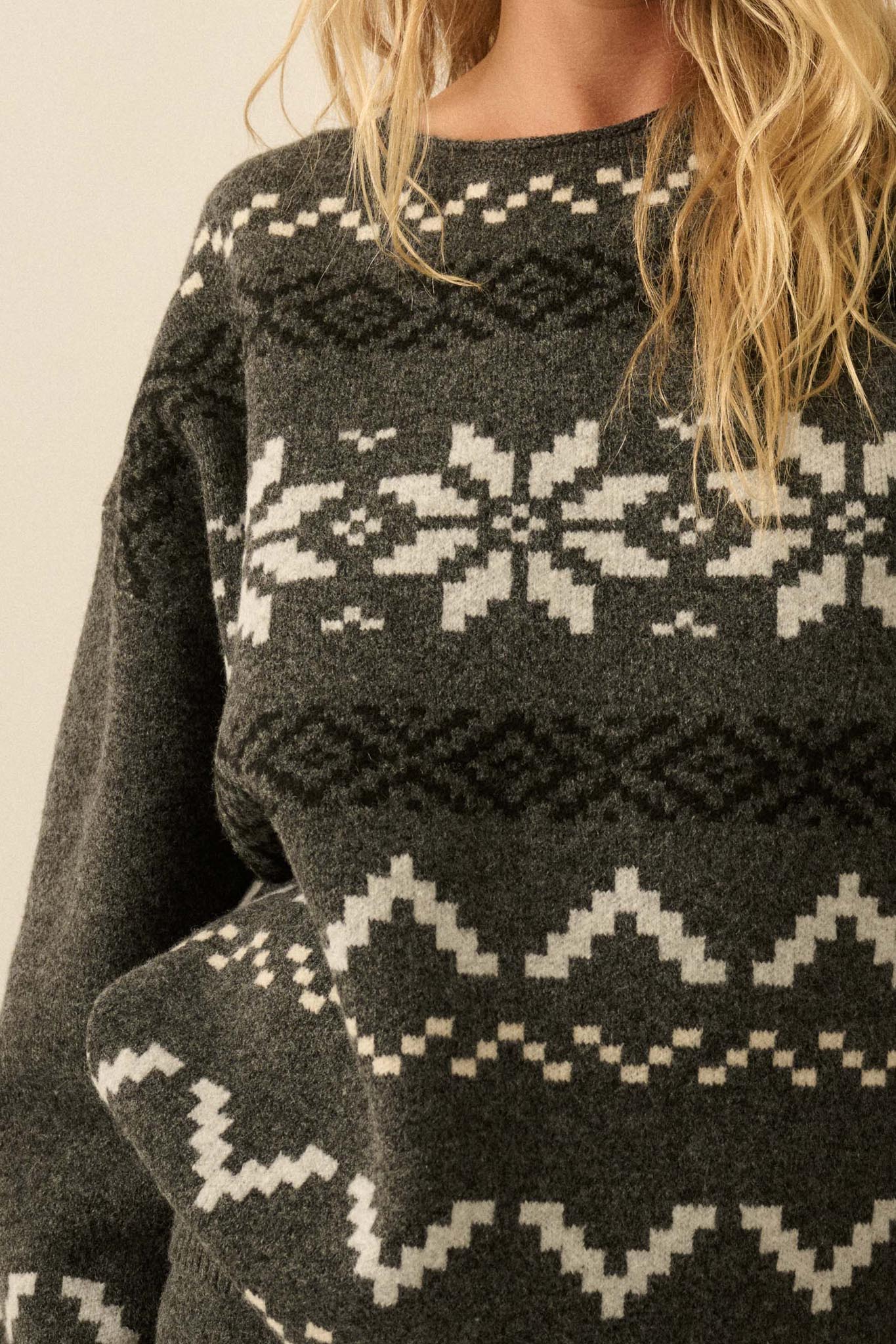 Snowy Peaks Oversize Alpine-Knit Sweater - Image 5