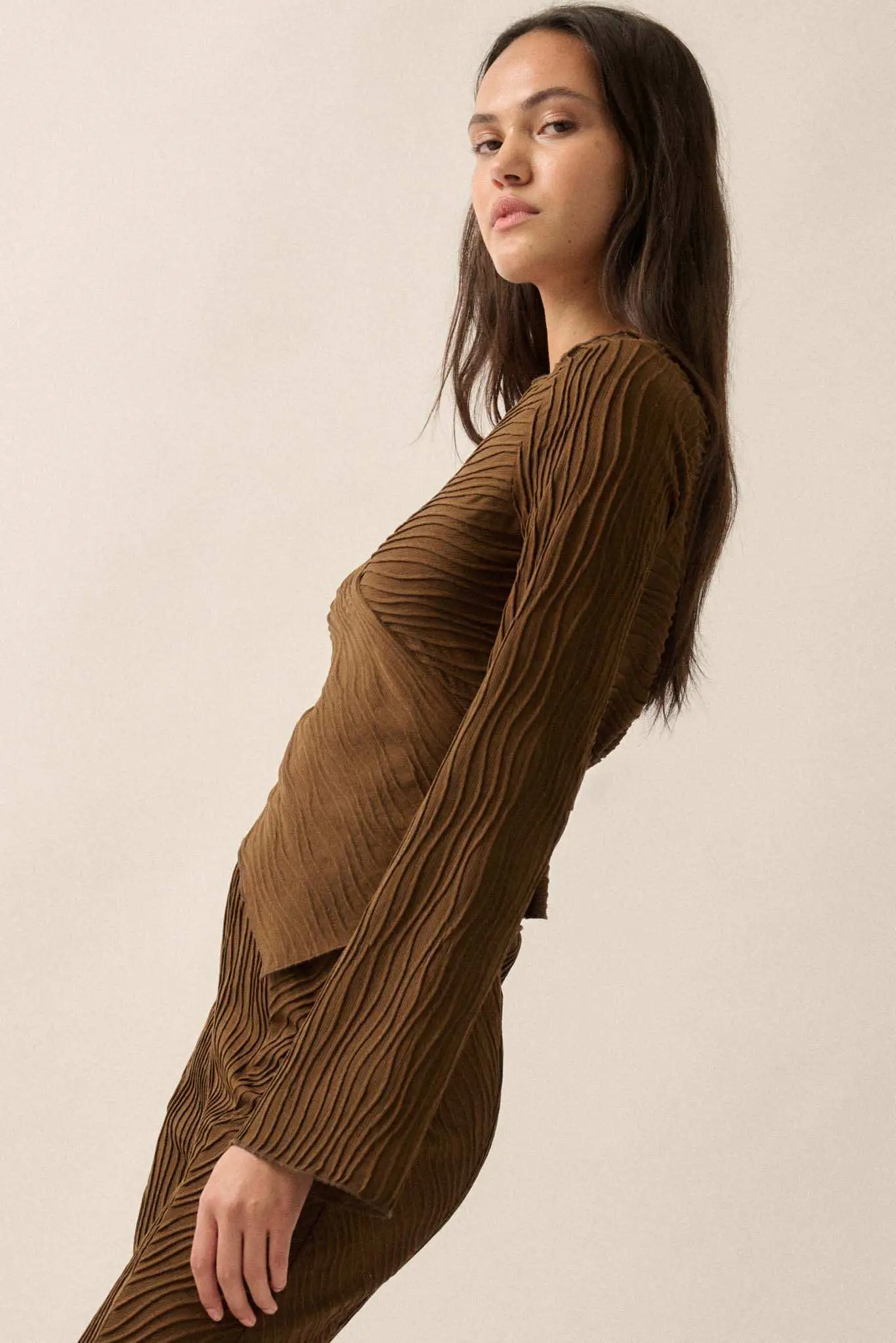 So It Flows Wavy Ribbed-Knit Asymmetrical Top - Image 5