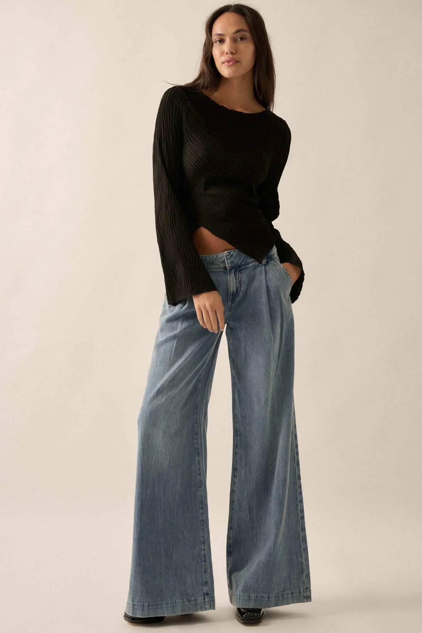 So It Flows Wavy Ribbed-Knit Asymmetrical Top - Image 9