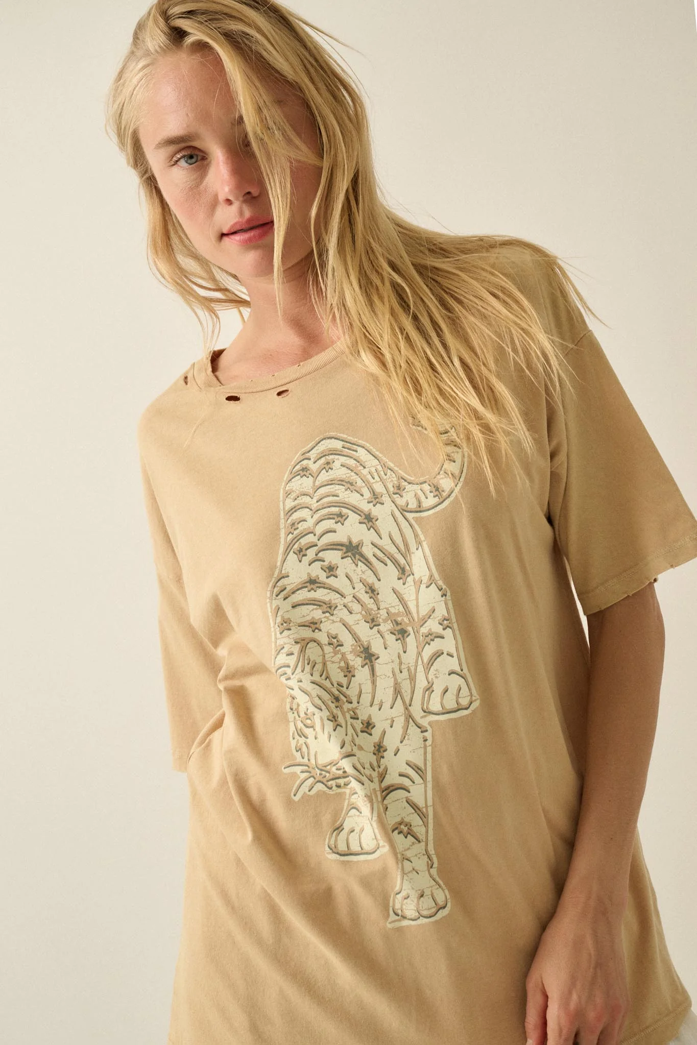 Starry Tiger Distressed Oversize Graphic Tee - Image 4