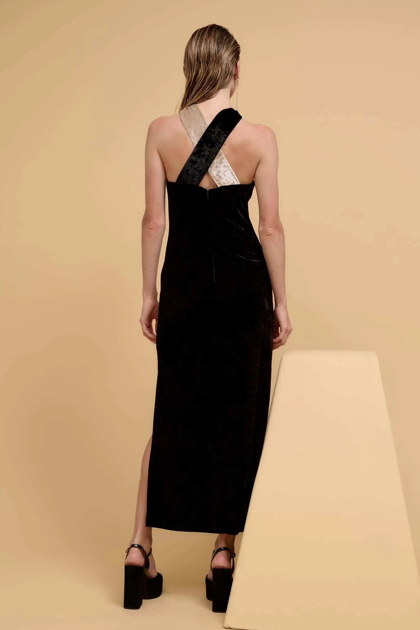 Two Timer Colorblock Velvet Halter Maxi Dress - Image 12