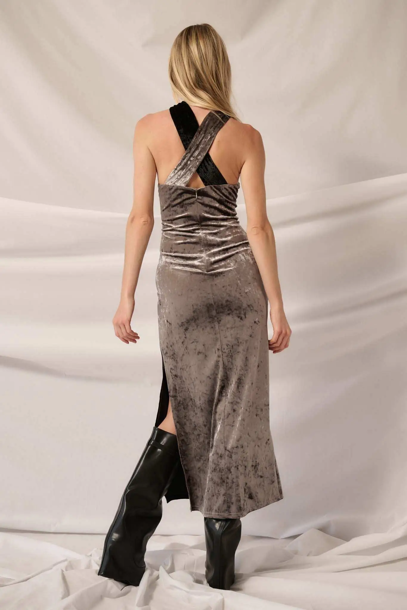 Two Timer Colorblock Velvet Halter Maxi Dress - Image 6