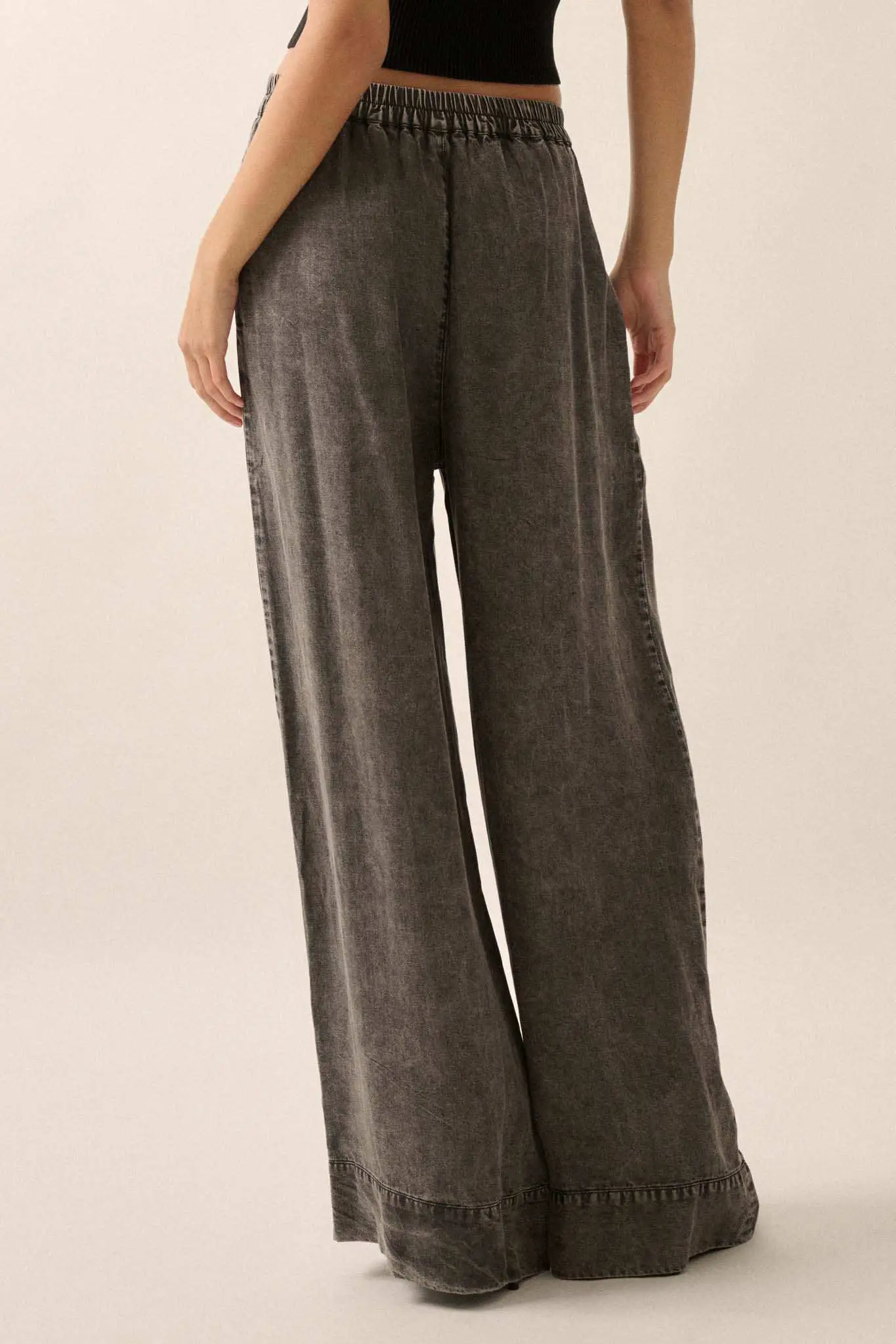 Walk It Off Acid-Wash Denim Pleated Wide-Leg Pants - Image 6